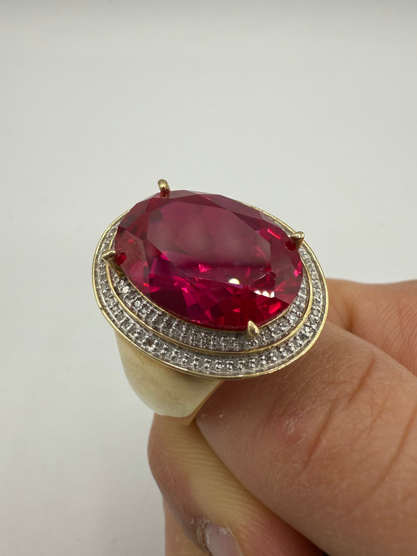 10k Jumbo center stone ring