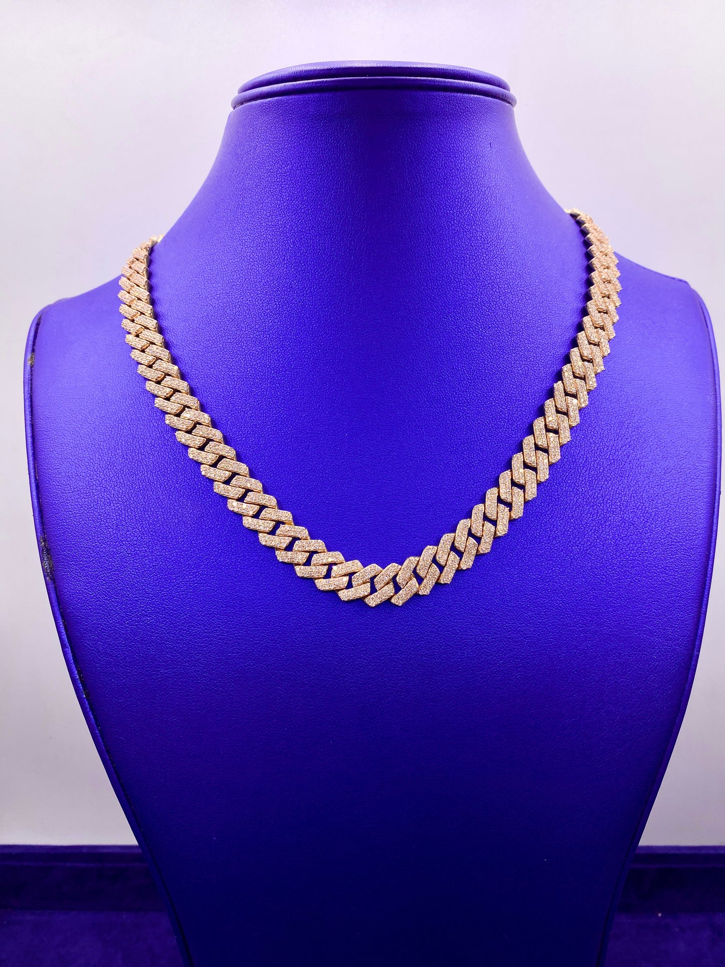 10k 10mm Diamond Cuban Chain 18”