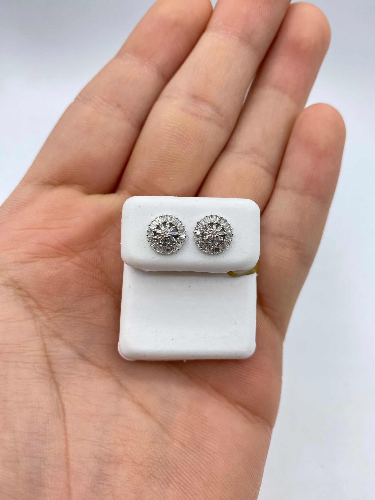 10k Baguette Firework Earring