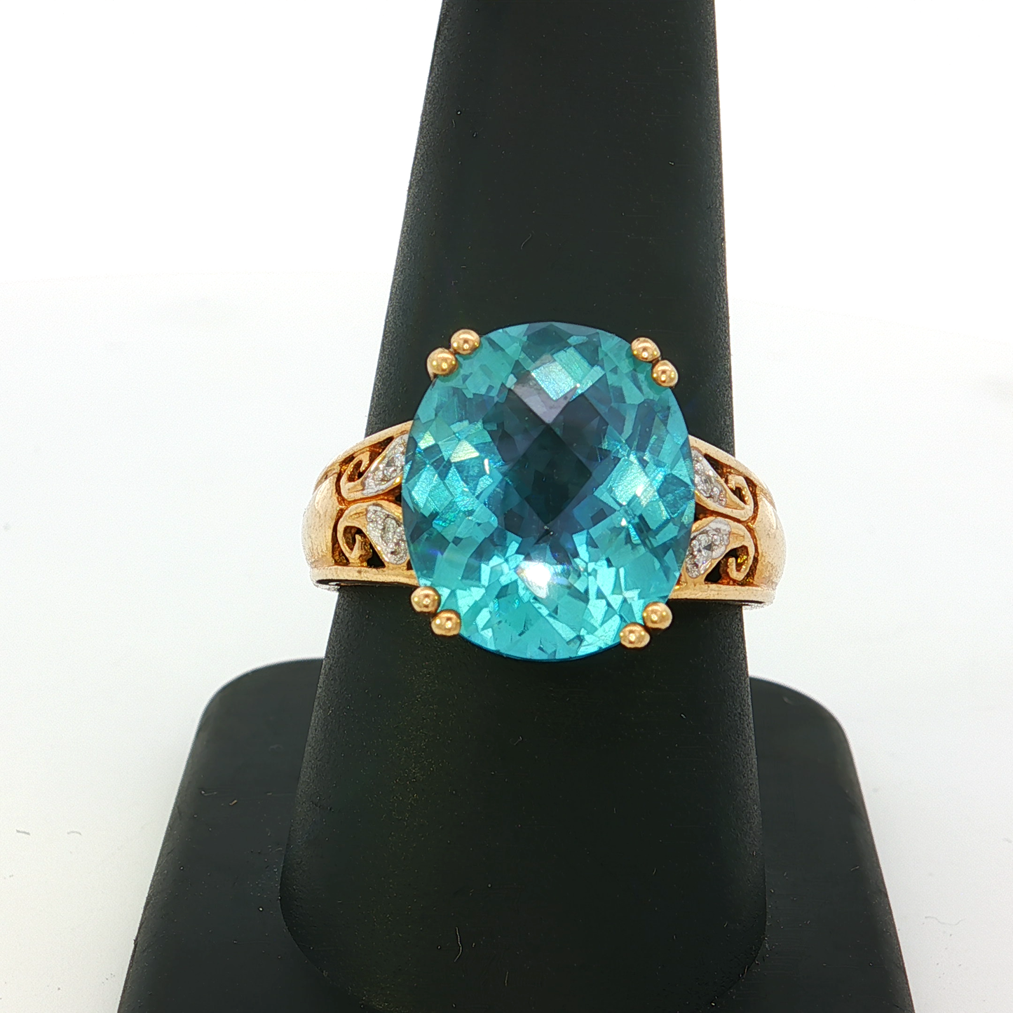 10k Yellow Gold Cocktail Ring with Oval Aquamarine Cabochon