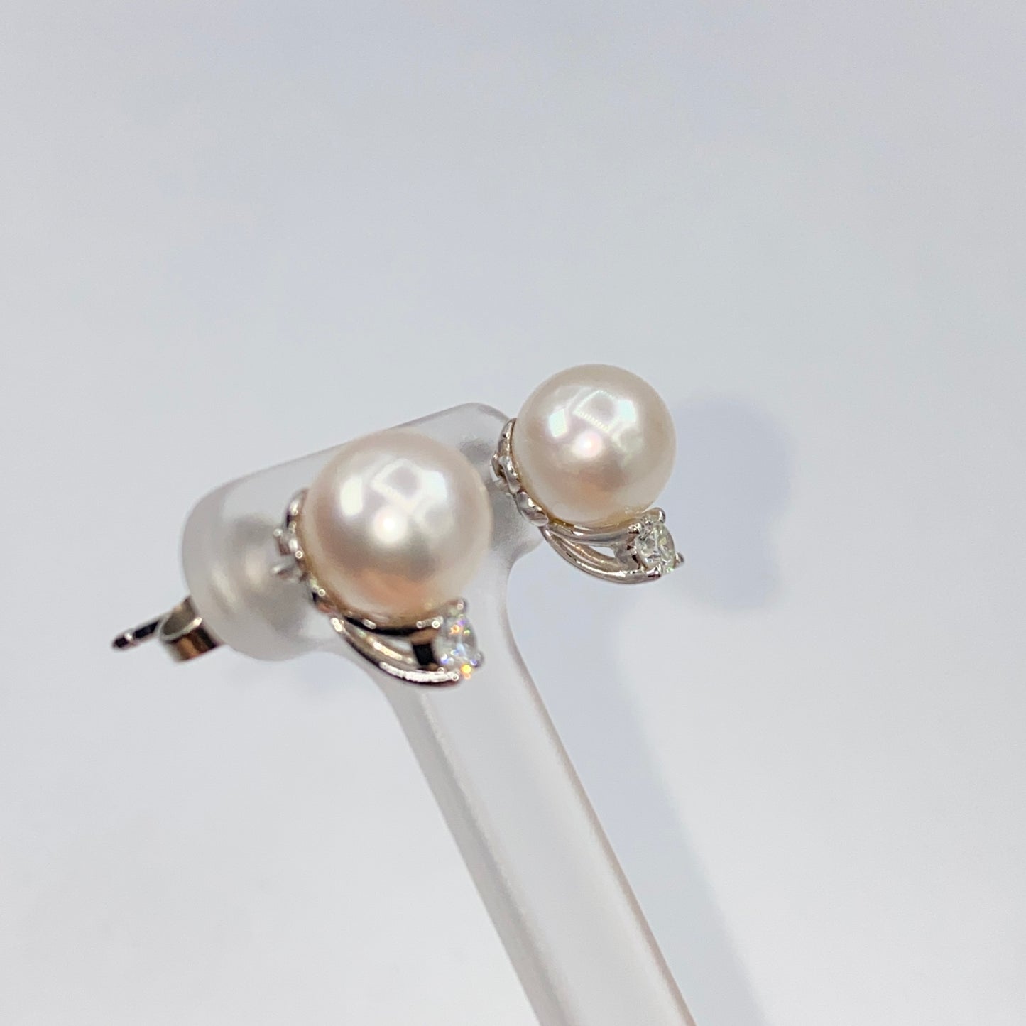 18K Vintage Tiffany & Co Pearl Stud