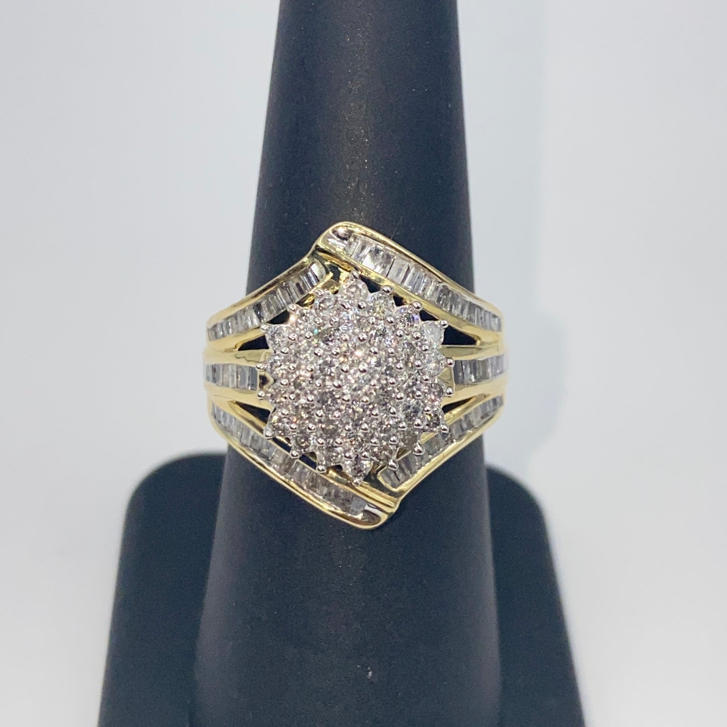 10K Flower Ribbon Diamond Baguette Ring