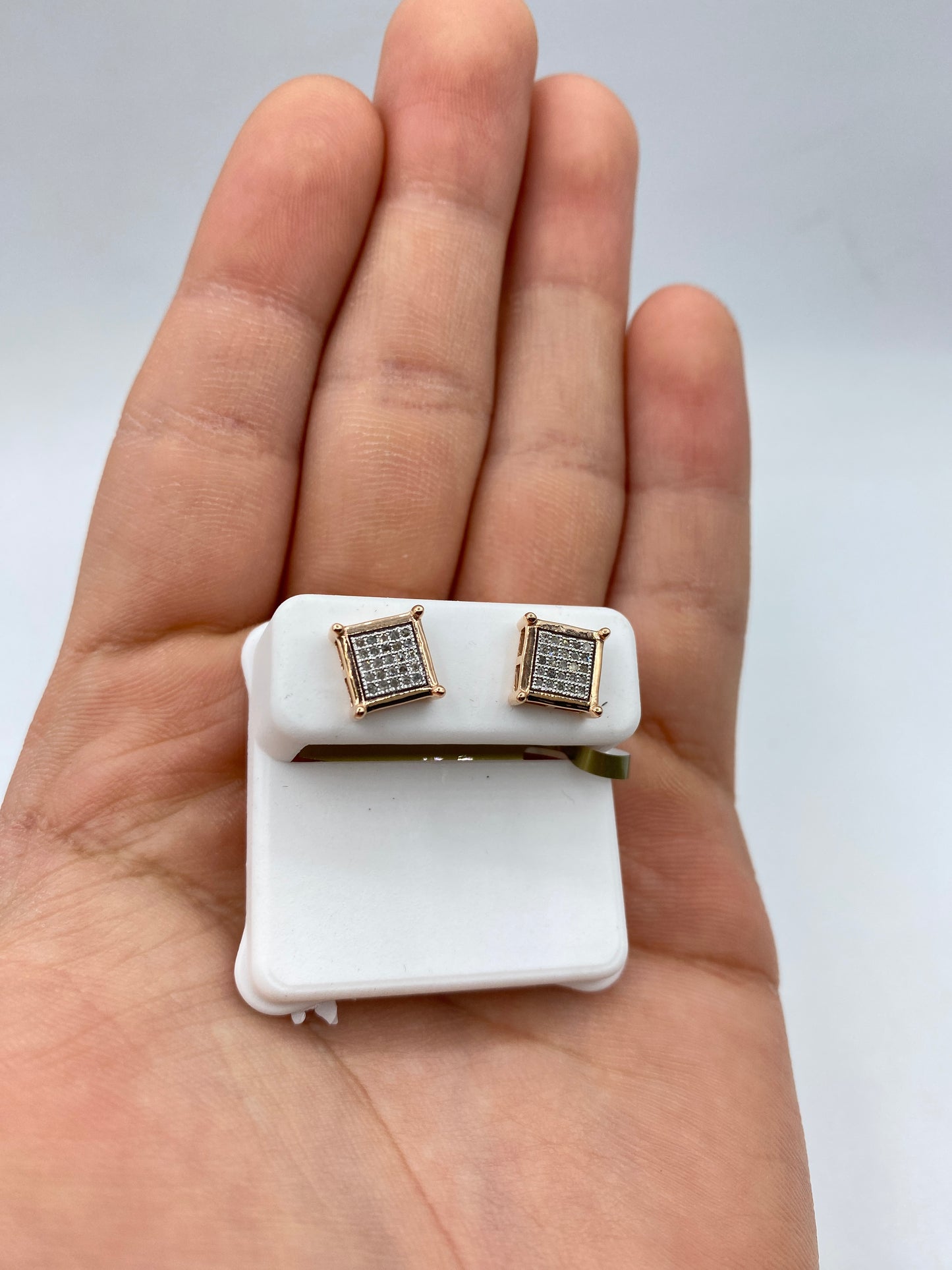 10k Jumbo Castle Flat studded earring
