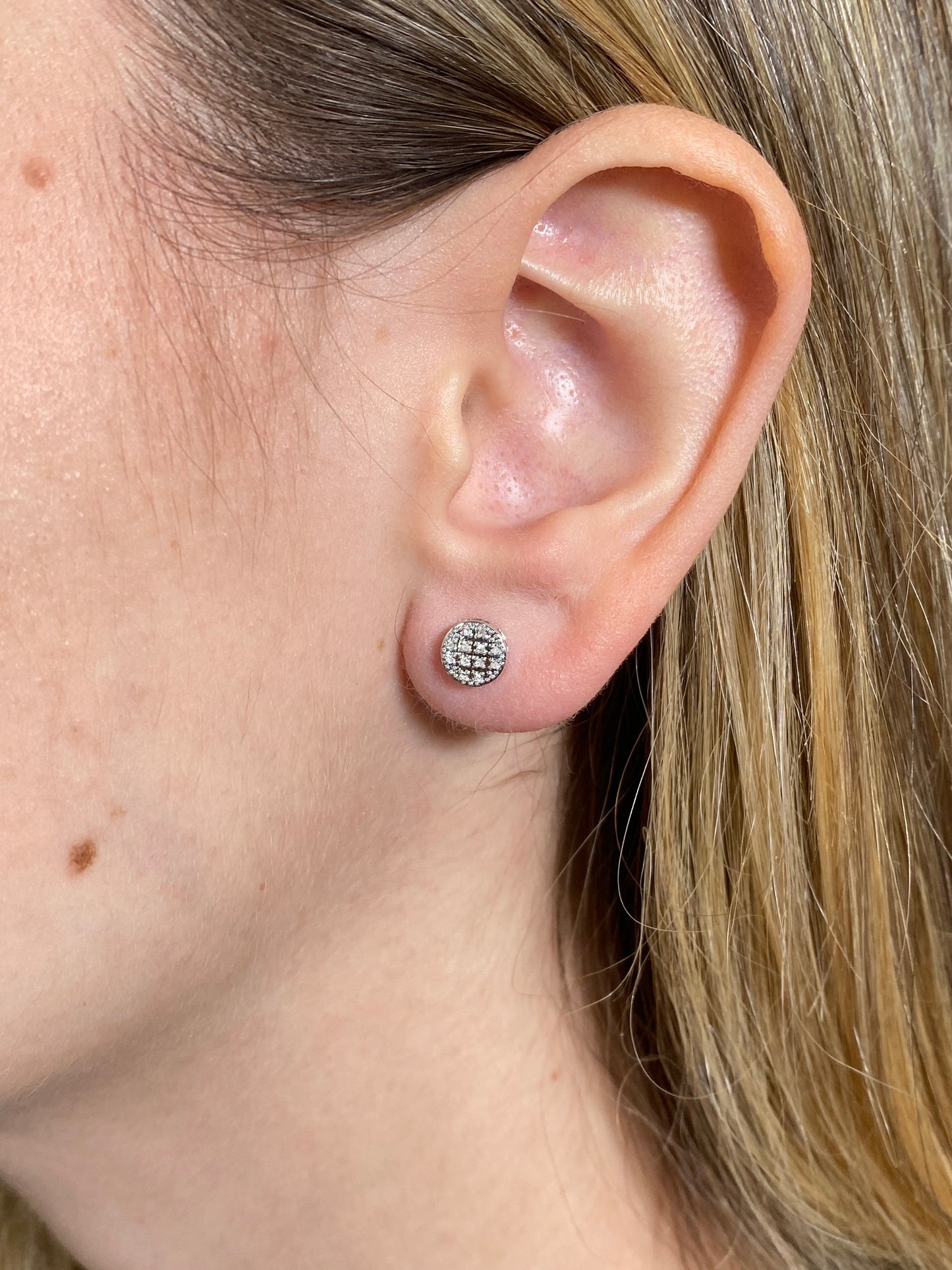 10k Pancake Diamond Studded Earring