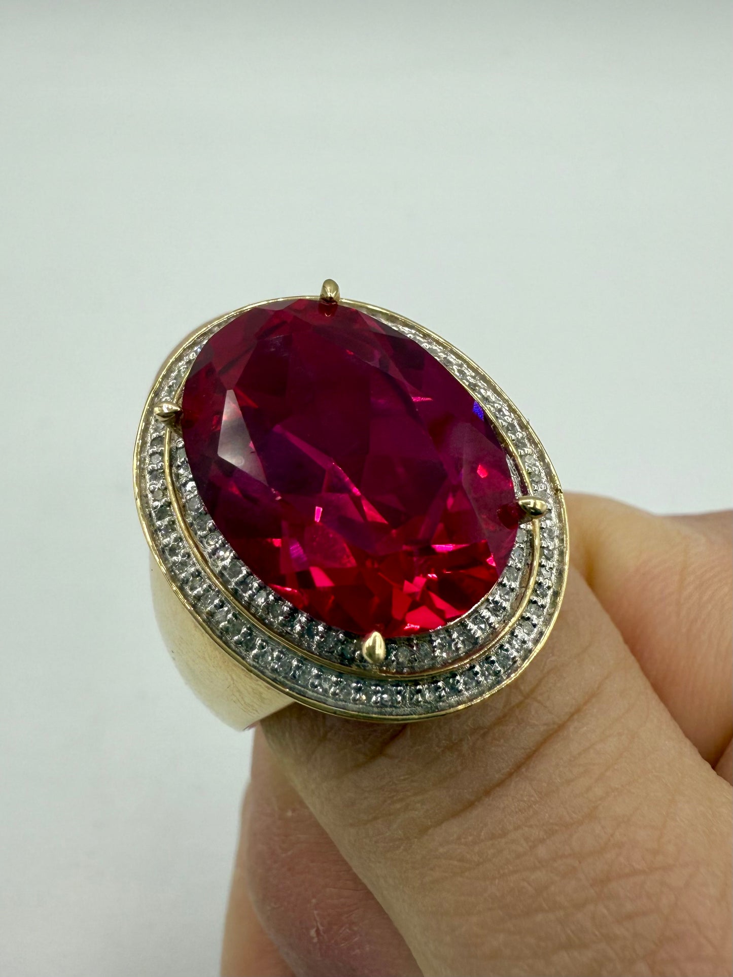 10k Jumbo center stone ring