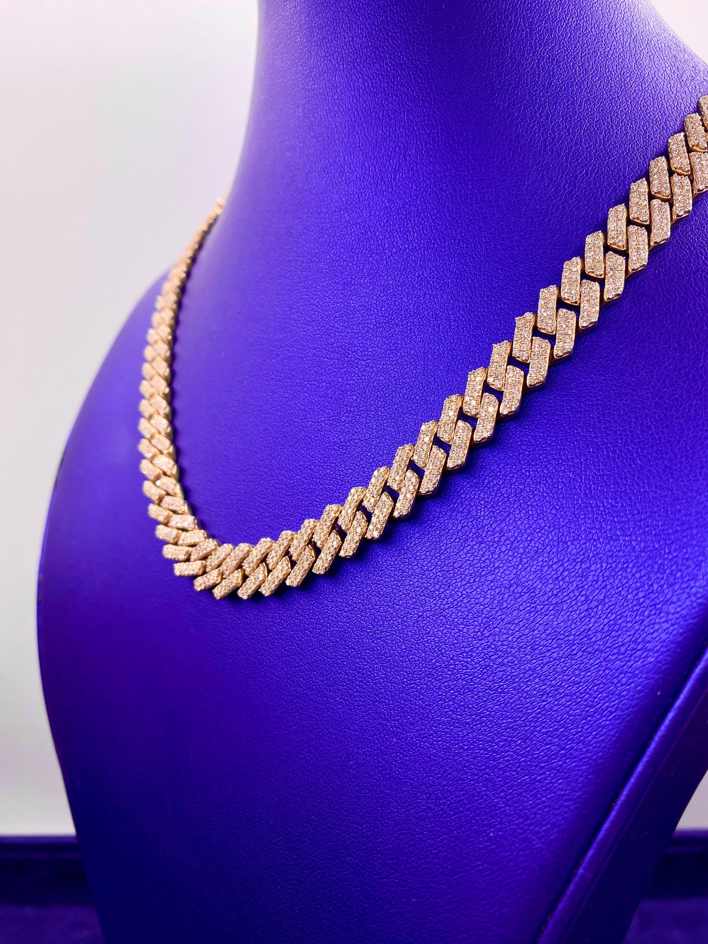 10k 10mm Diamond Cuban Chain 18”