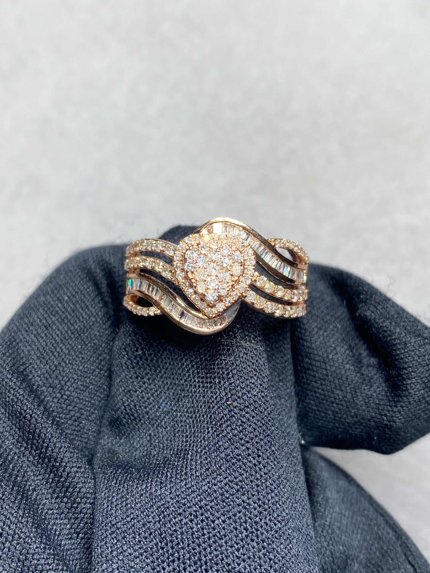 10K Elegant Heart Ring