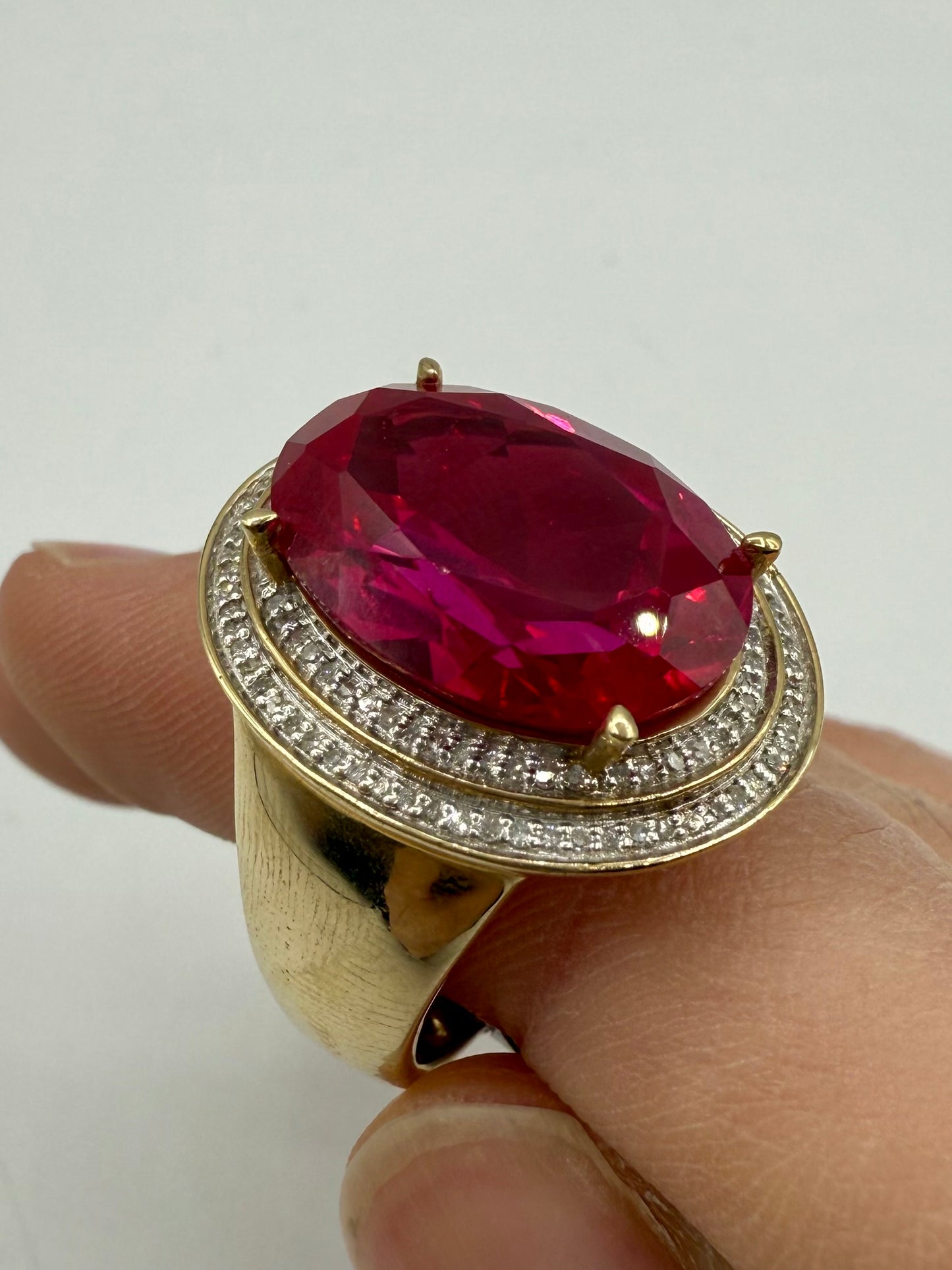 10k Jumbo center stone ring