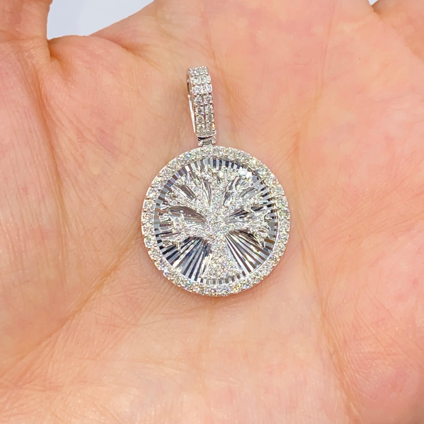 14K Tree of Life Shine Diamond Pendant
