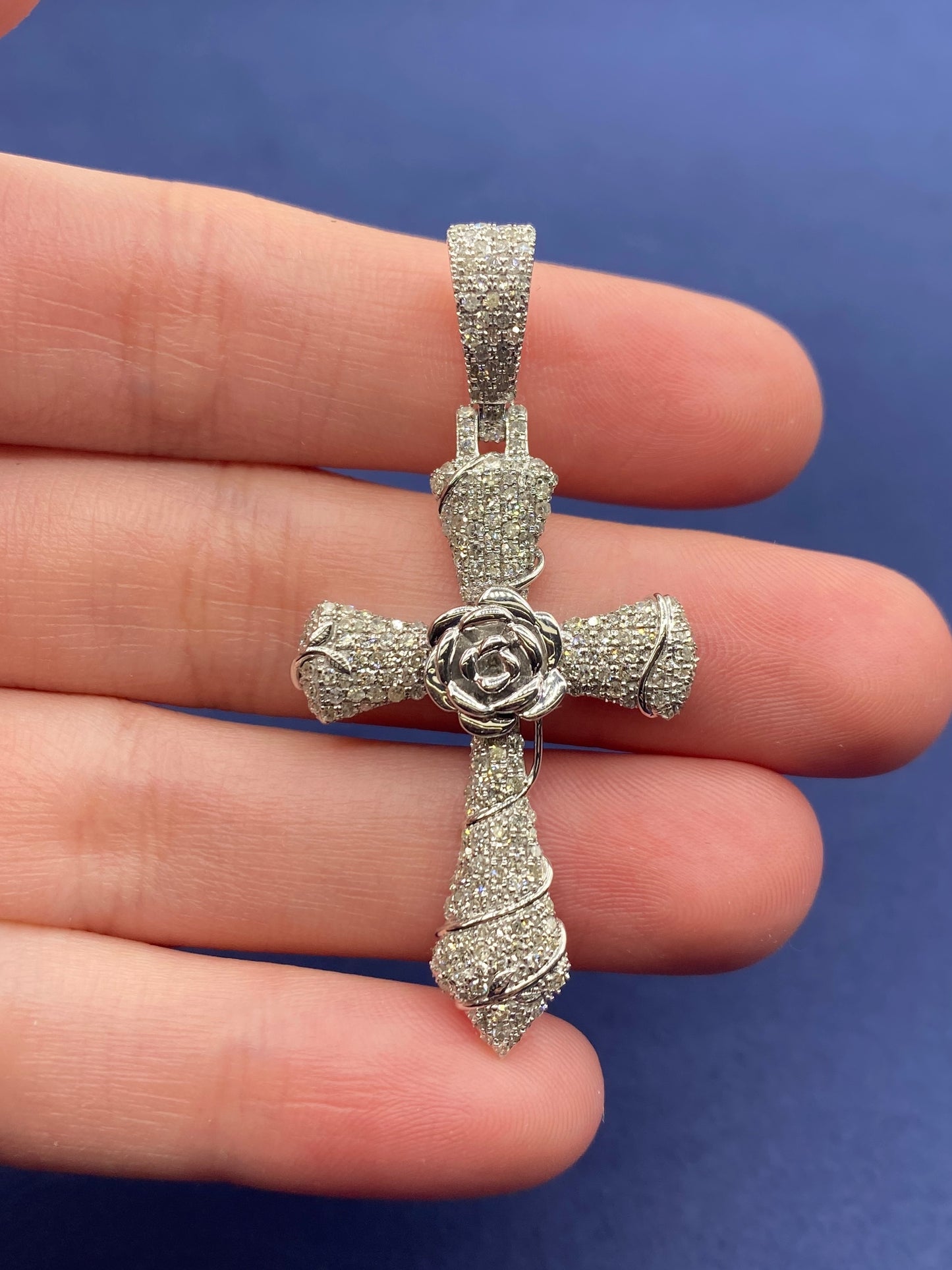 14k La Rosa Cross Pendant