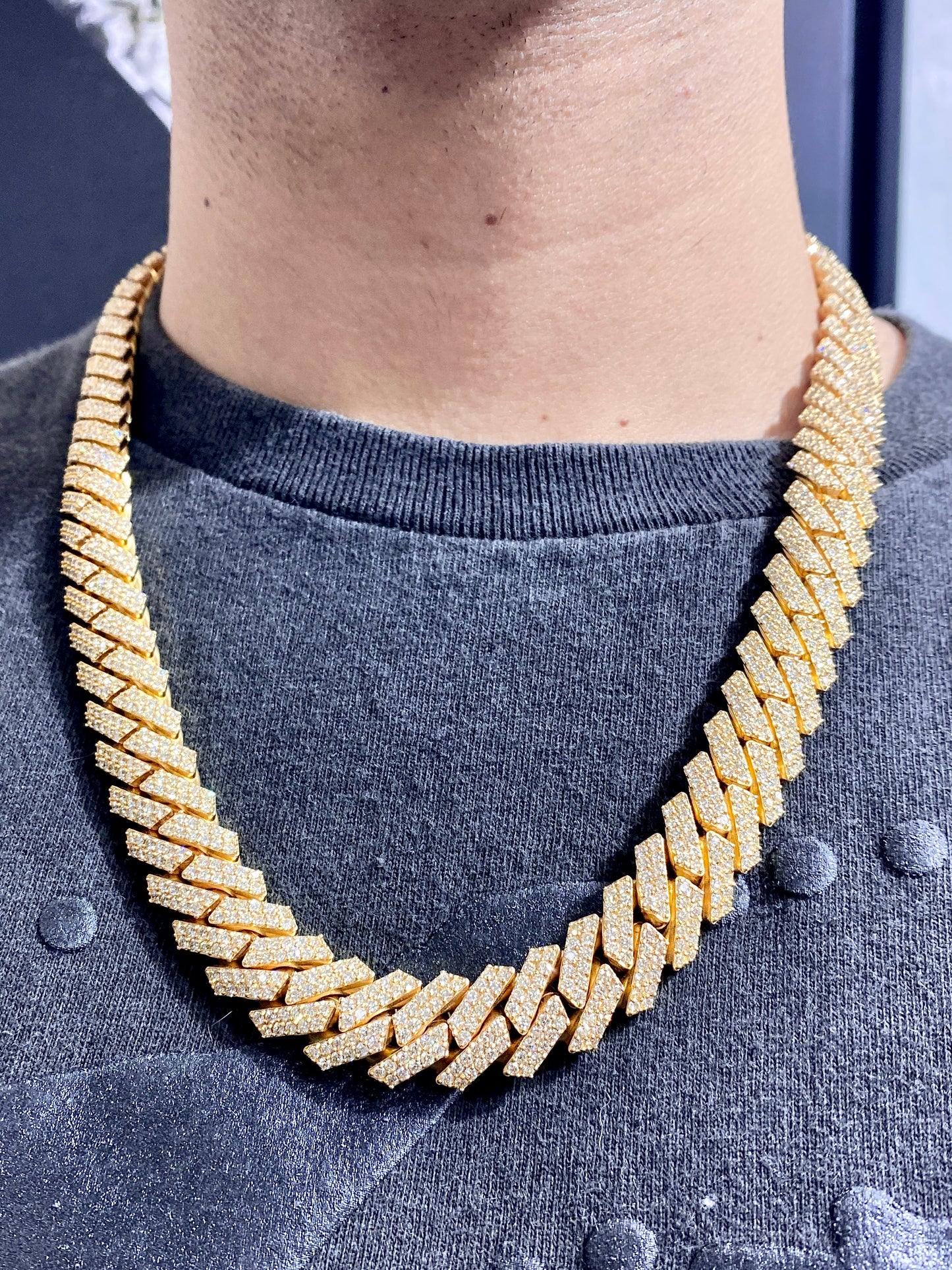 14k 16.5mm Gold Cuban Chain 22”