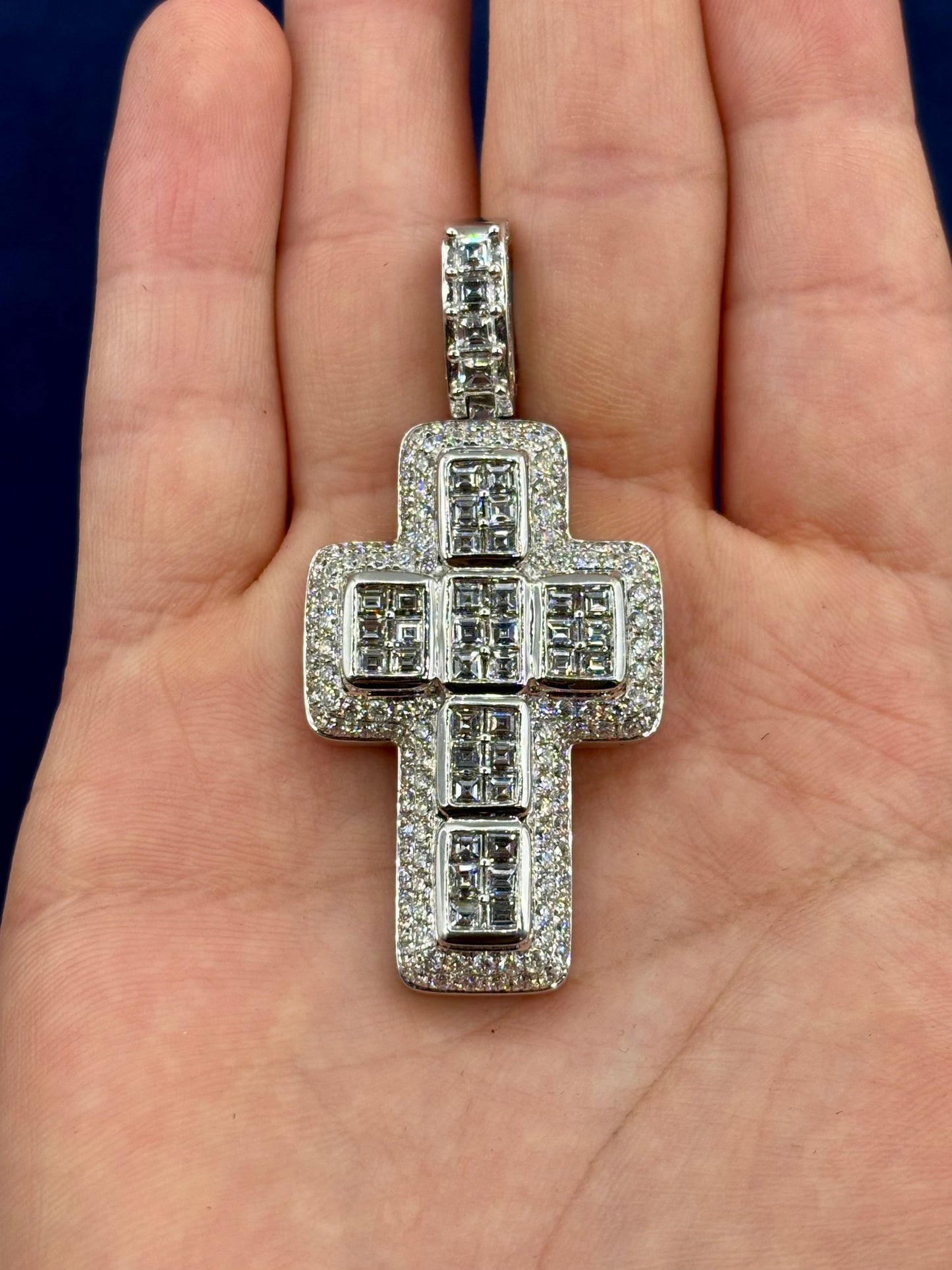14k Robust Diamond Cross Pendant