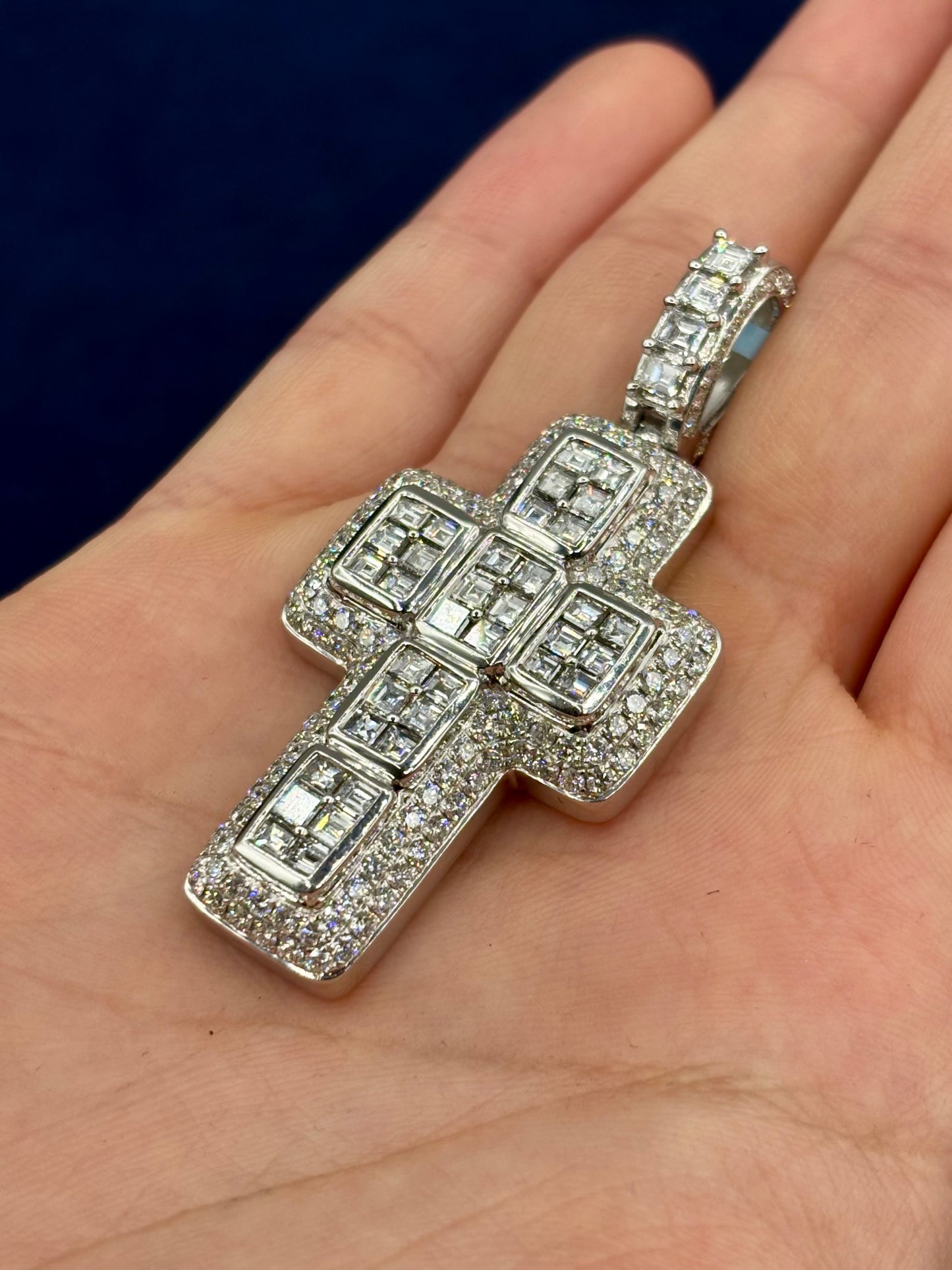 14k Robust Diamond Cross Pendant