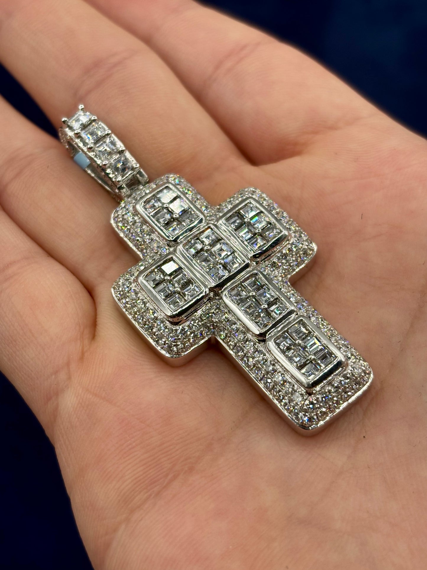14k Robust Diamond Cross Pendant
