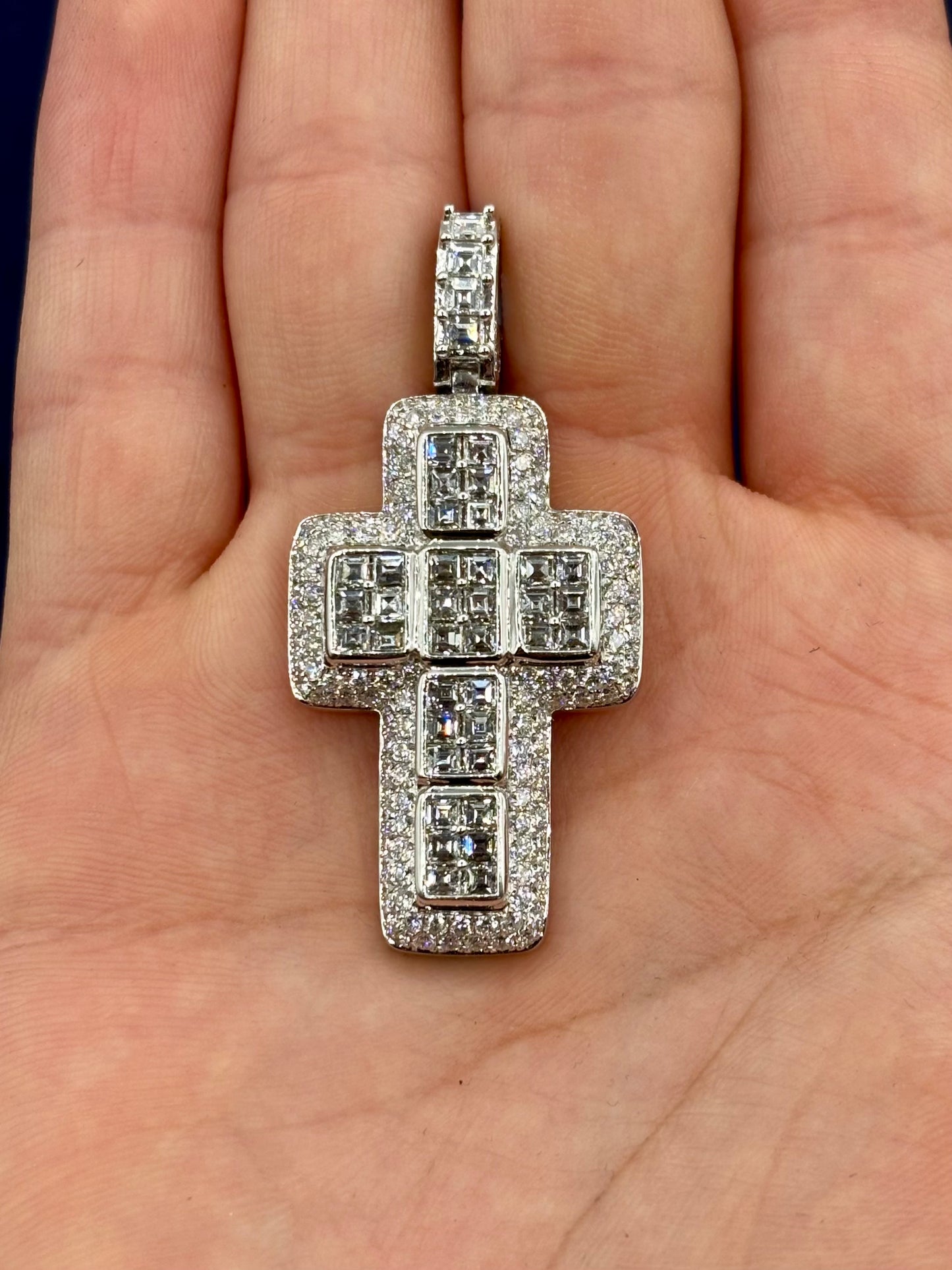 14k Robust Diamond Cross Pendant