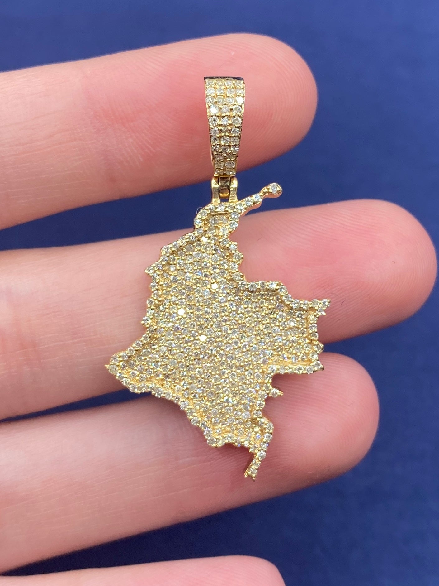 14K Colombia Diamond Pendant