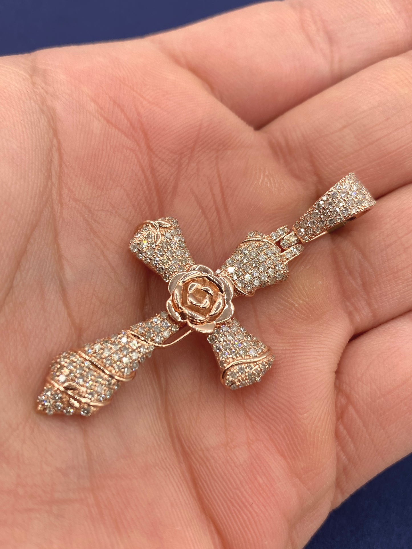 10K La Rosa Cross Pendant