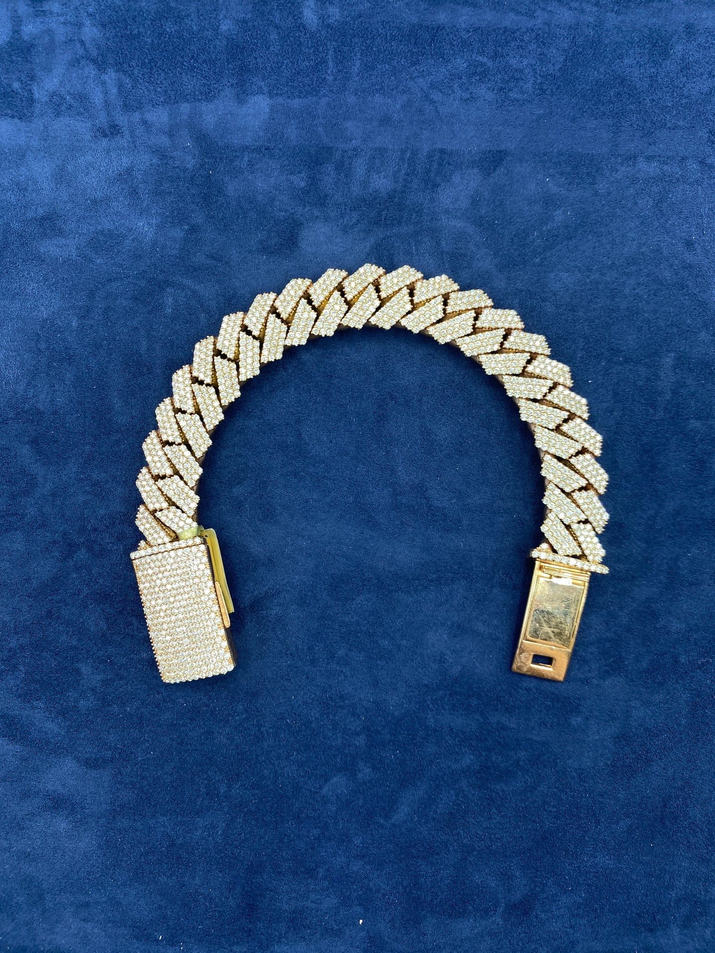 10k gold & diamond Cuban link bracelet 11.5mm