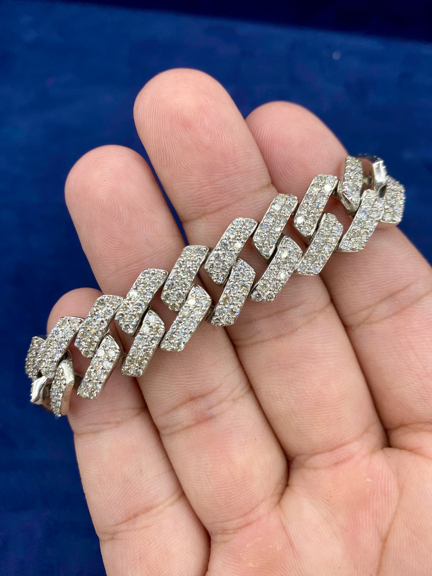 14K gold & diamonds Cuban link bracelet 15.5mm