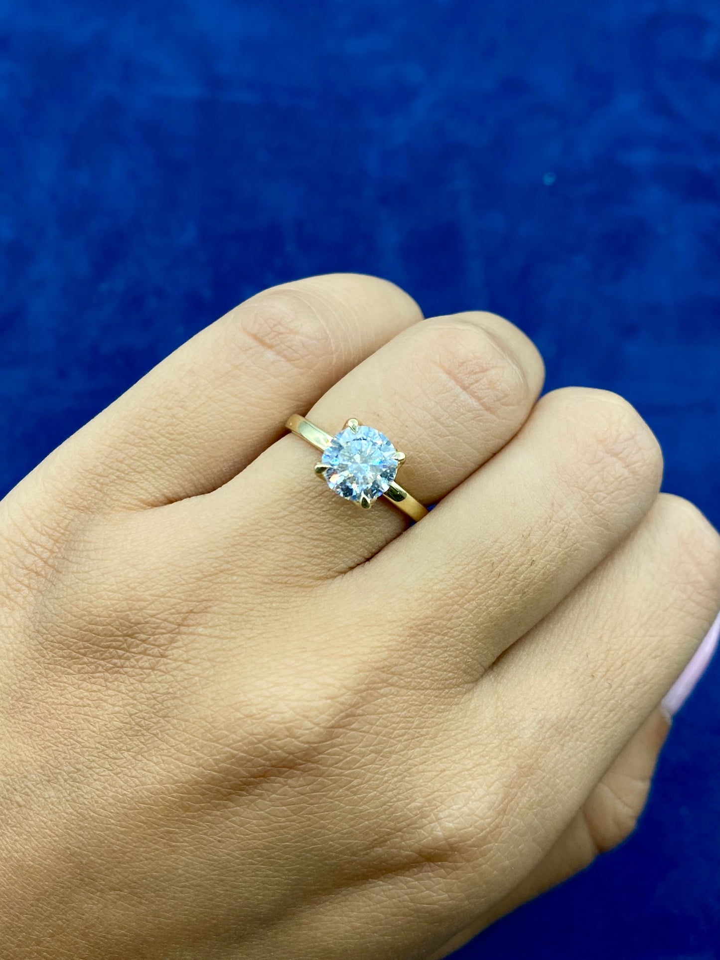 14K Circle Shaped Lab Diamonds