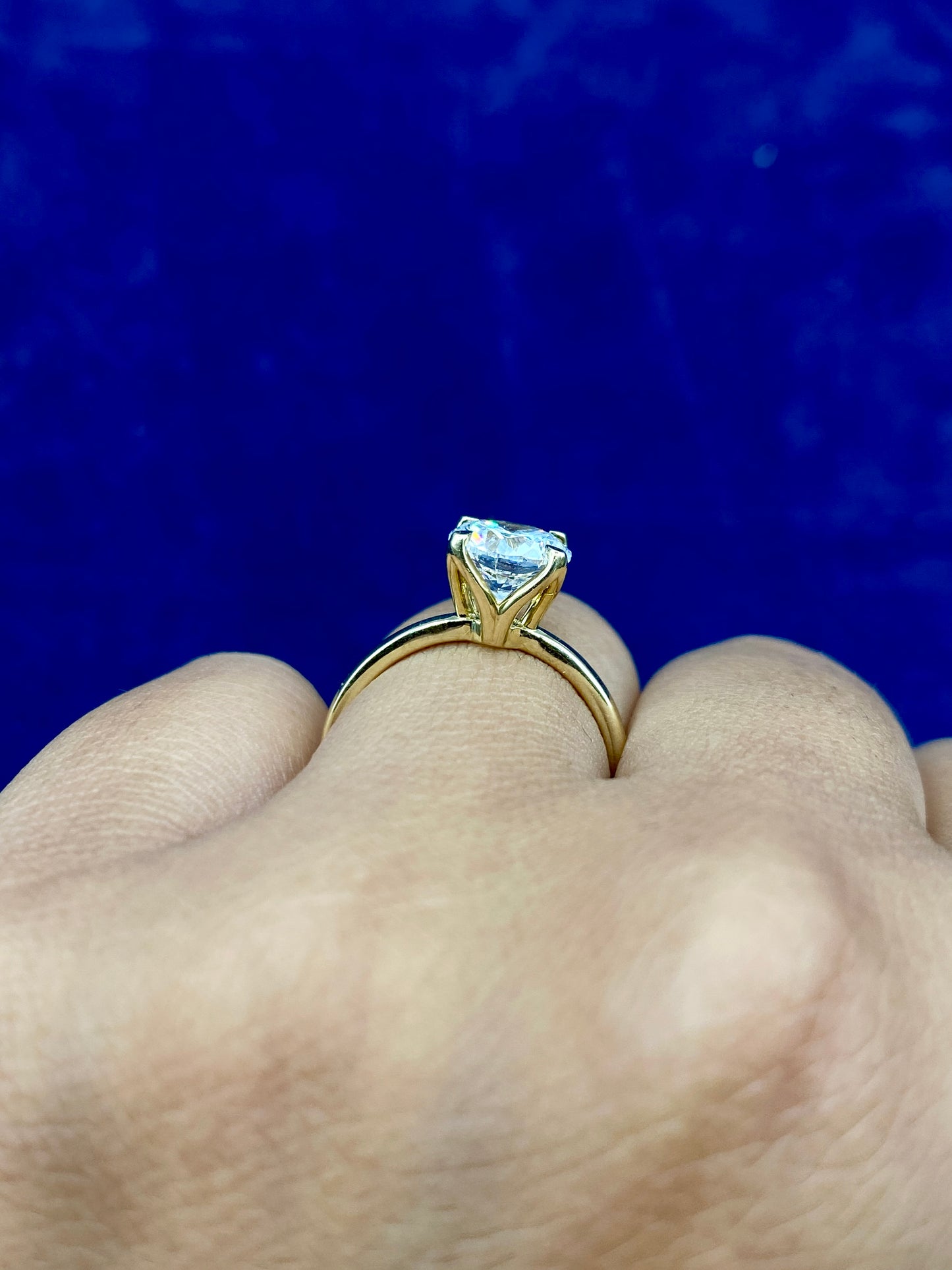 14K Circle Shaped Lab Diamonds