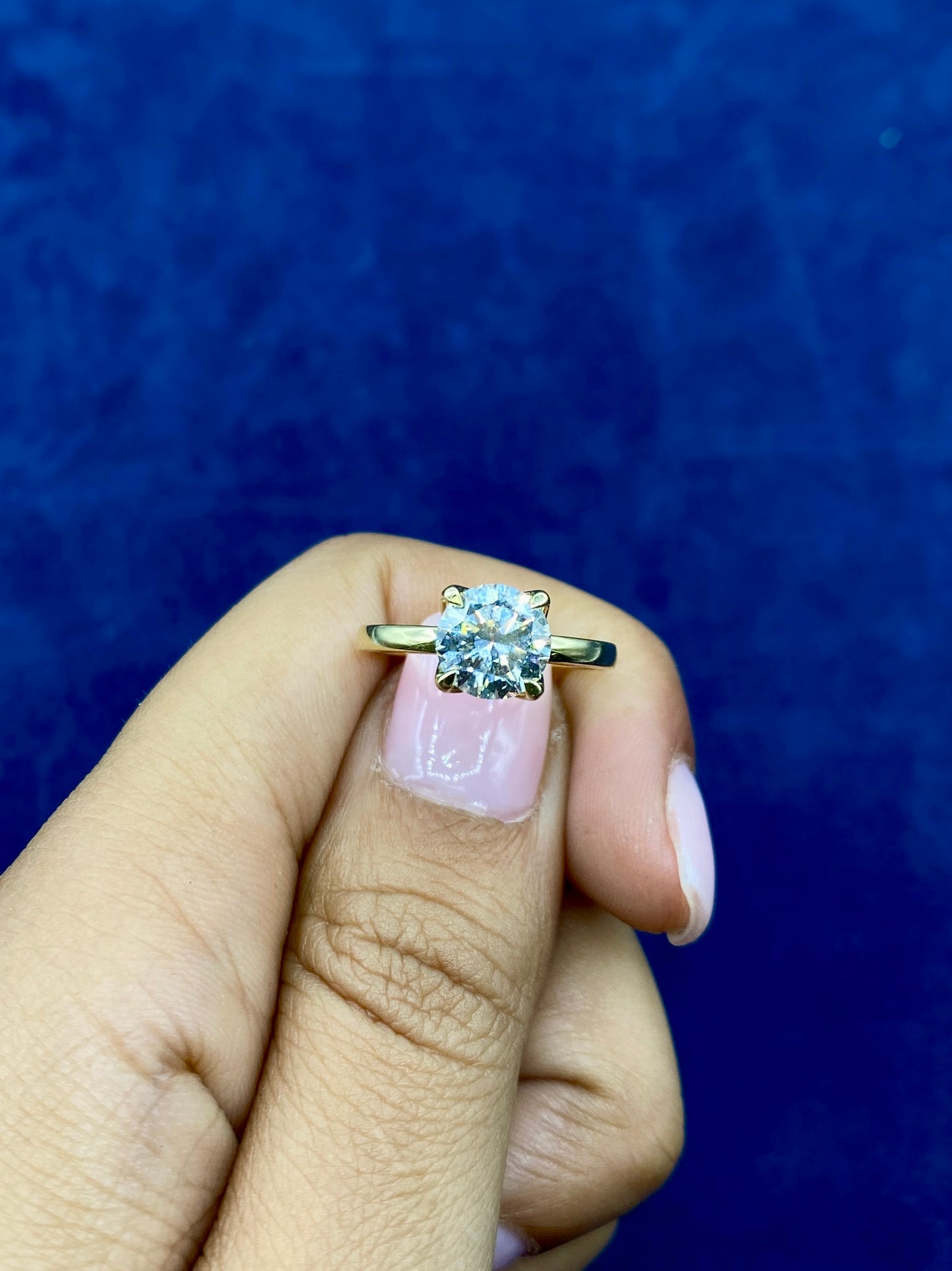 14K Circle Shaped Lab Diamonds