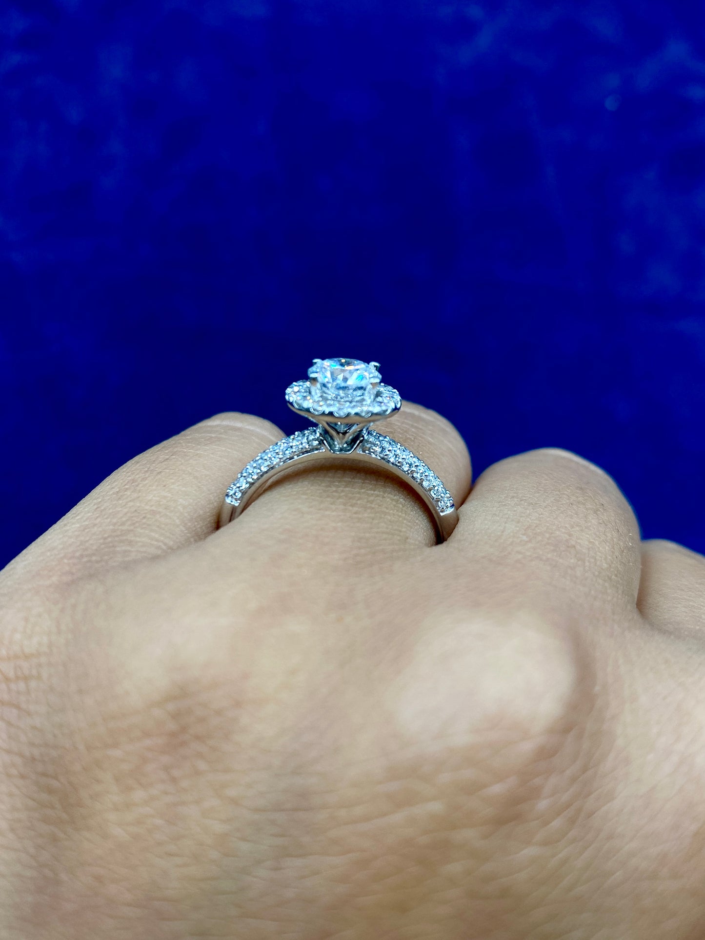 14k Circle Shaped Lab Diamond