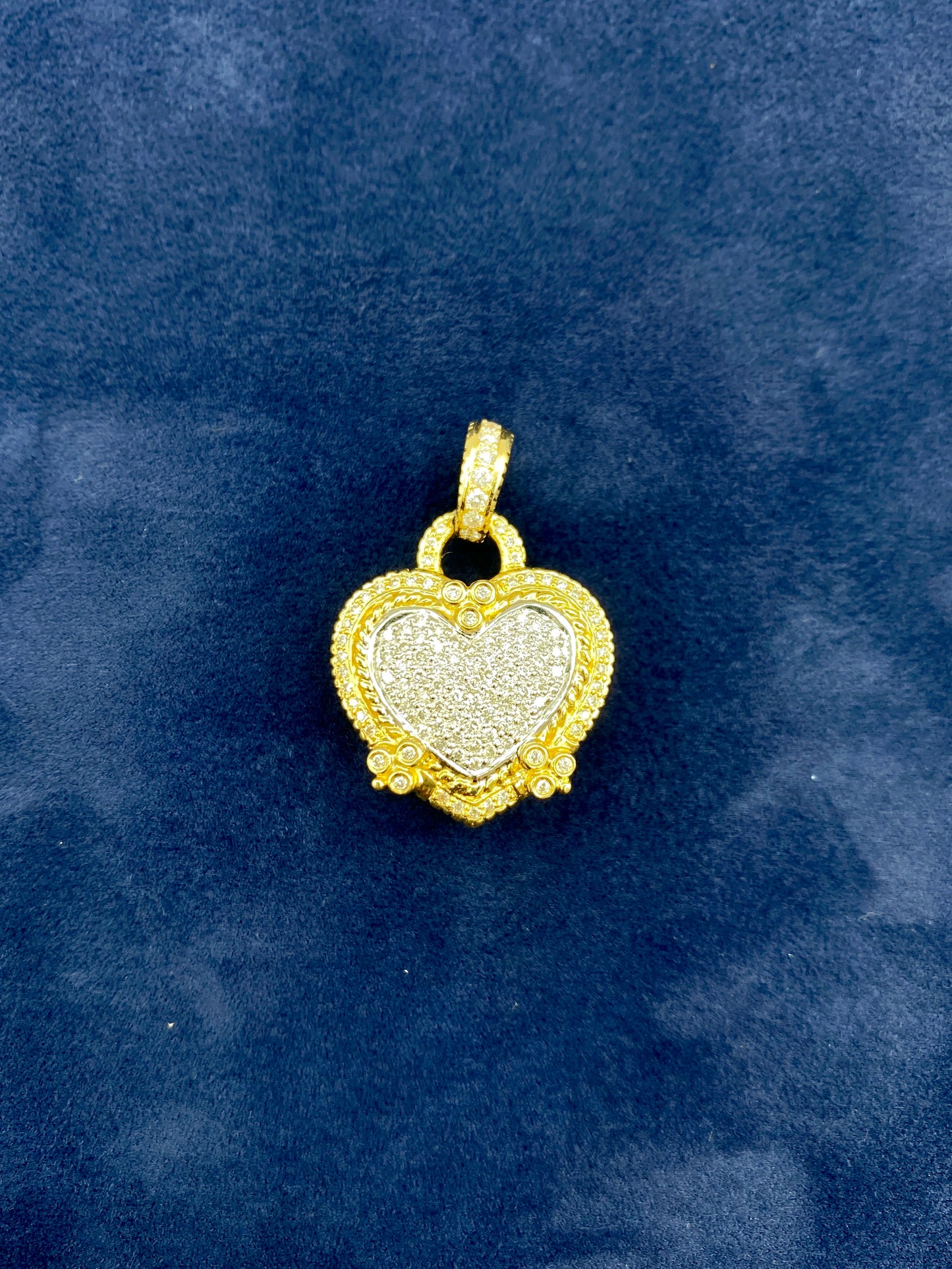 18k Gold Regal Heart Diamond Pendant