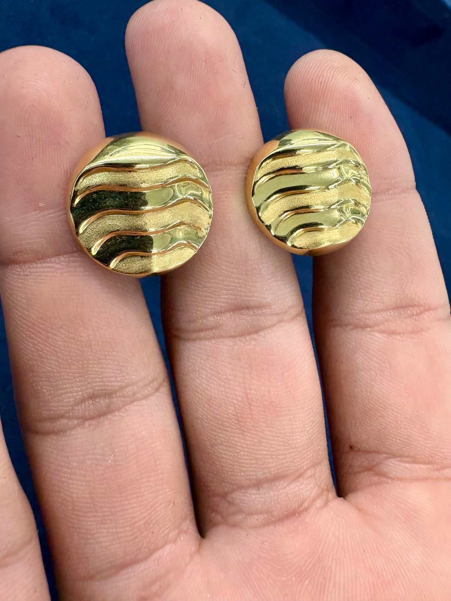 18K Gold Wavy Circle Earrings