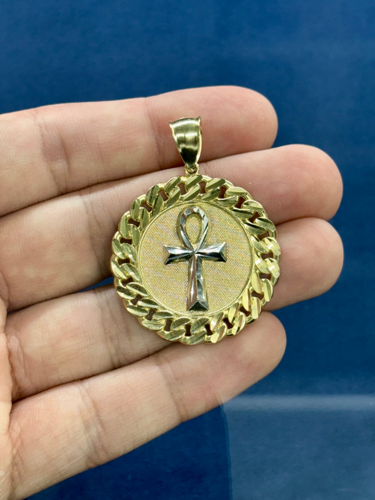 10k cuben style ankh circle pendant