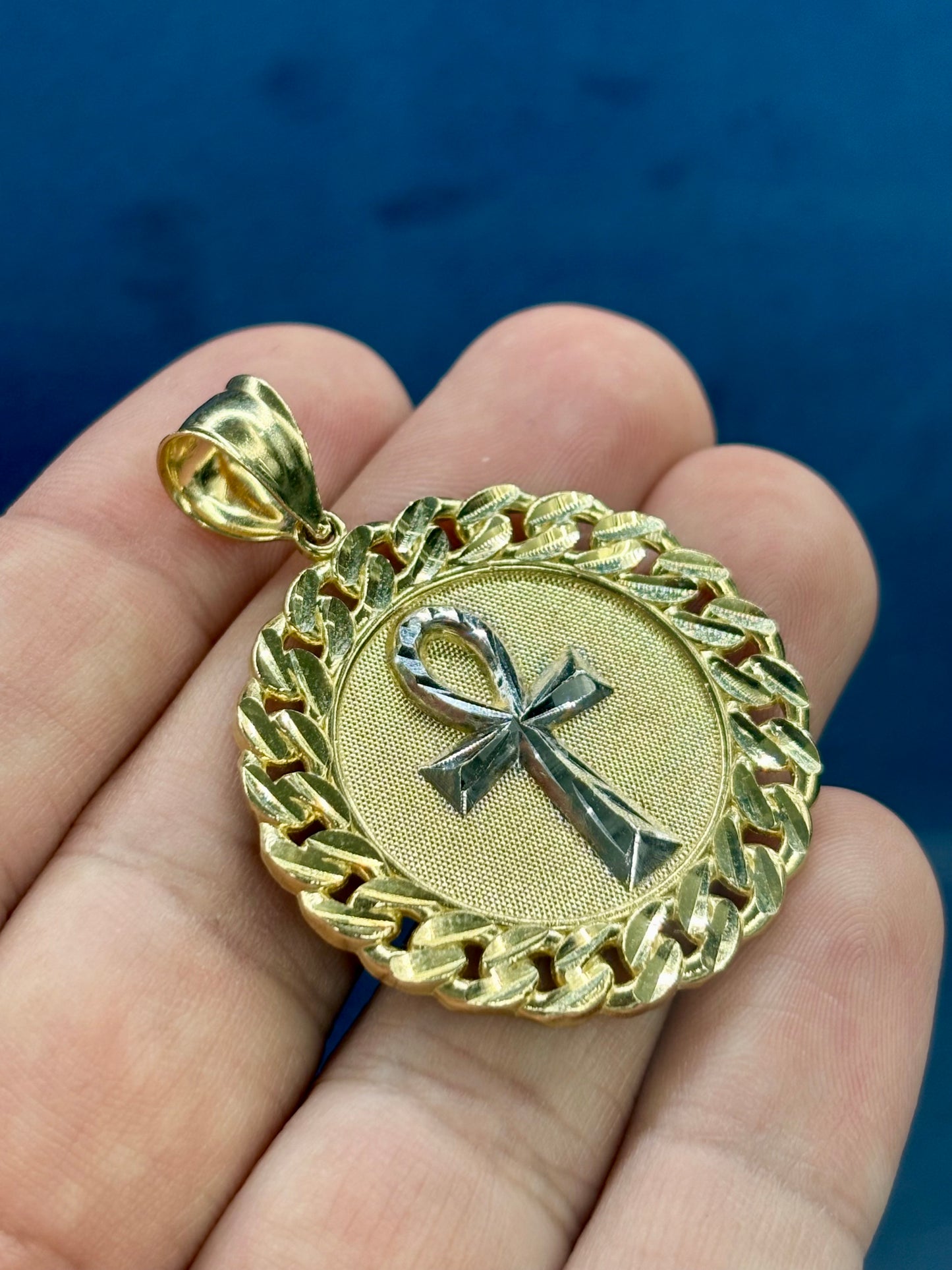 10k cuben style ankh circle pendant