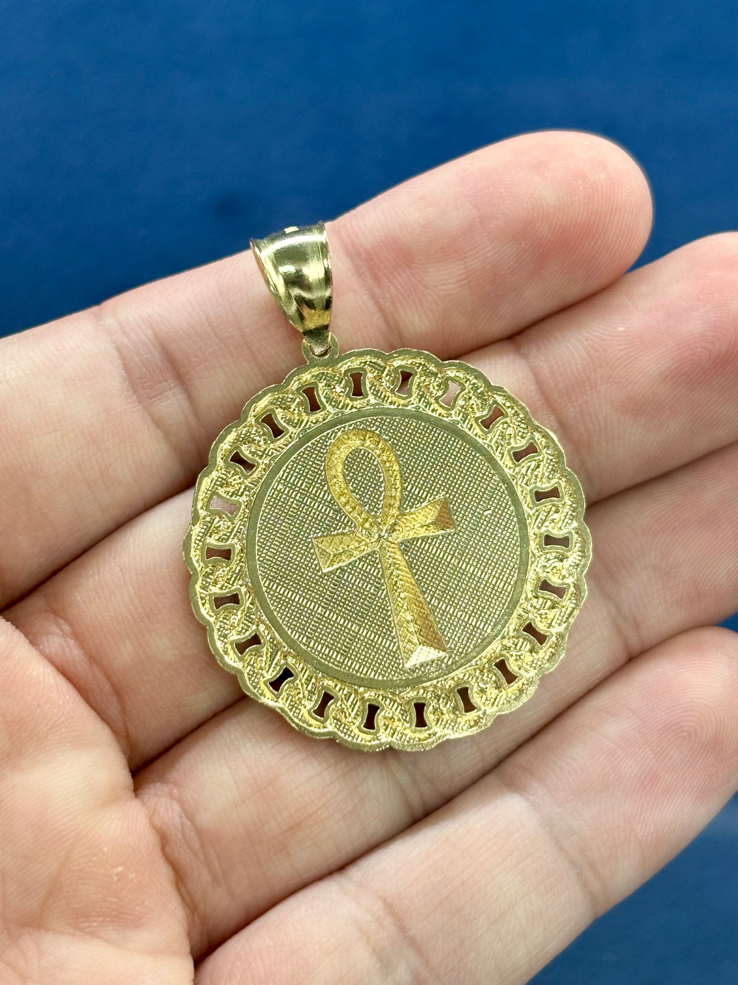 10k cuben style ankh circle pendant