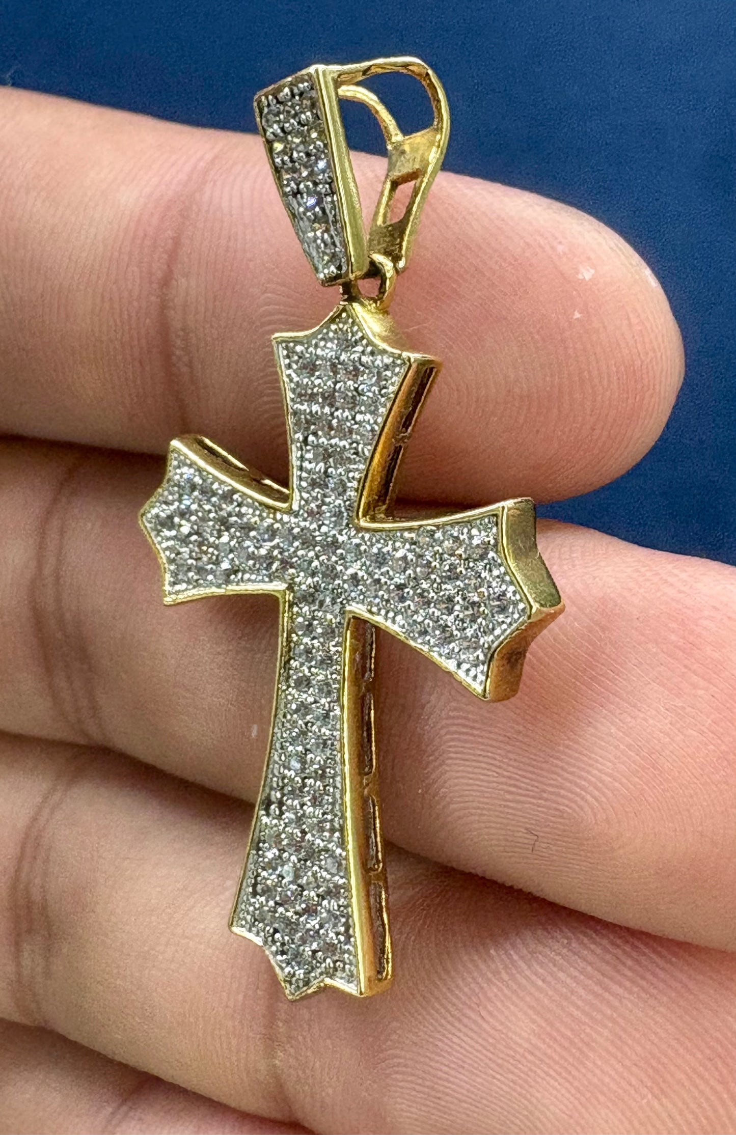 10k cross pendant with white sapphire 