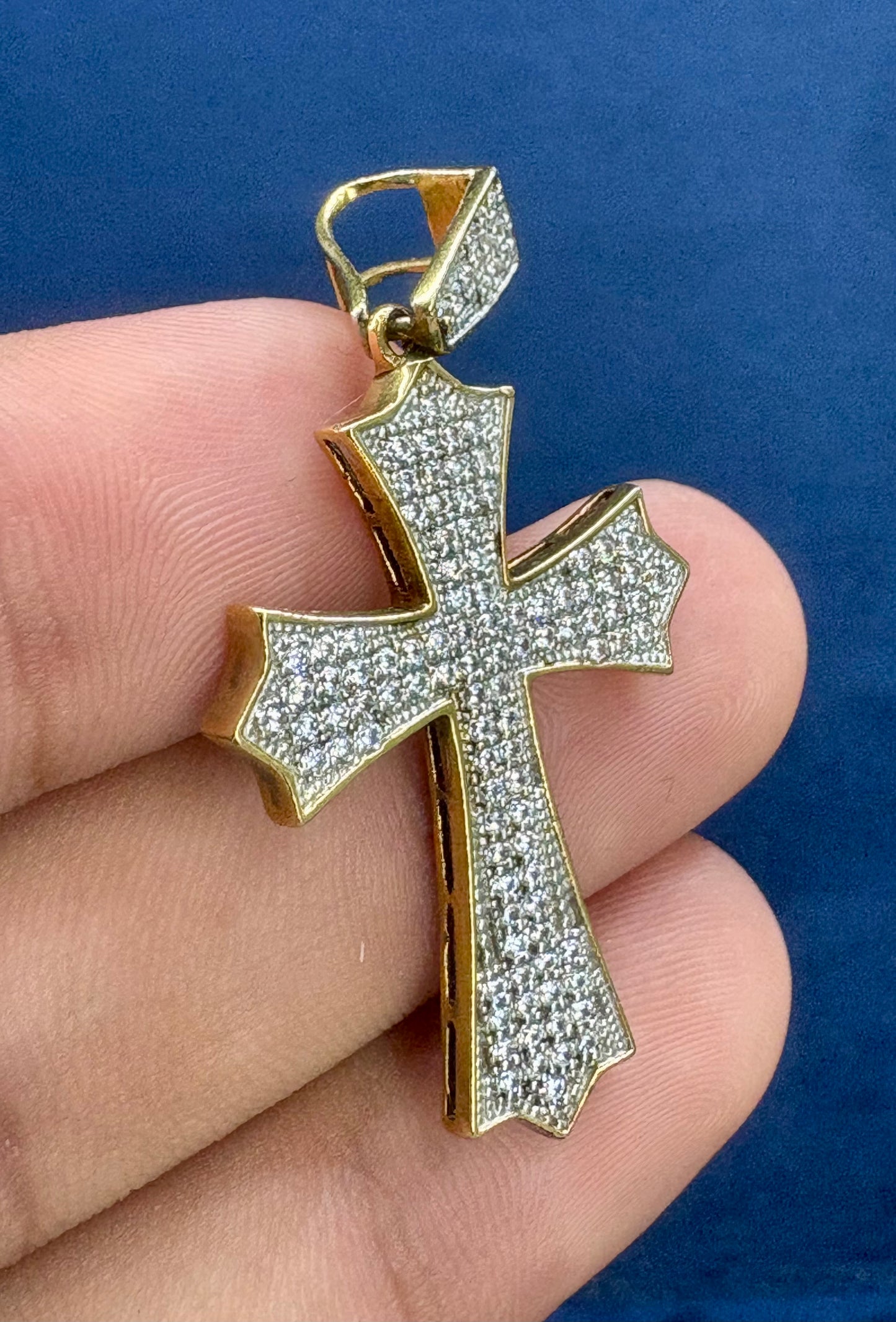 10k cross pendant with white sapphire 