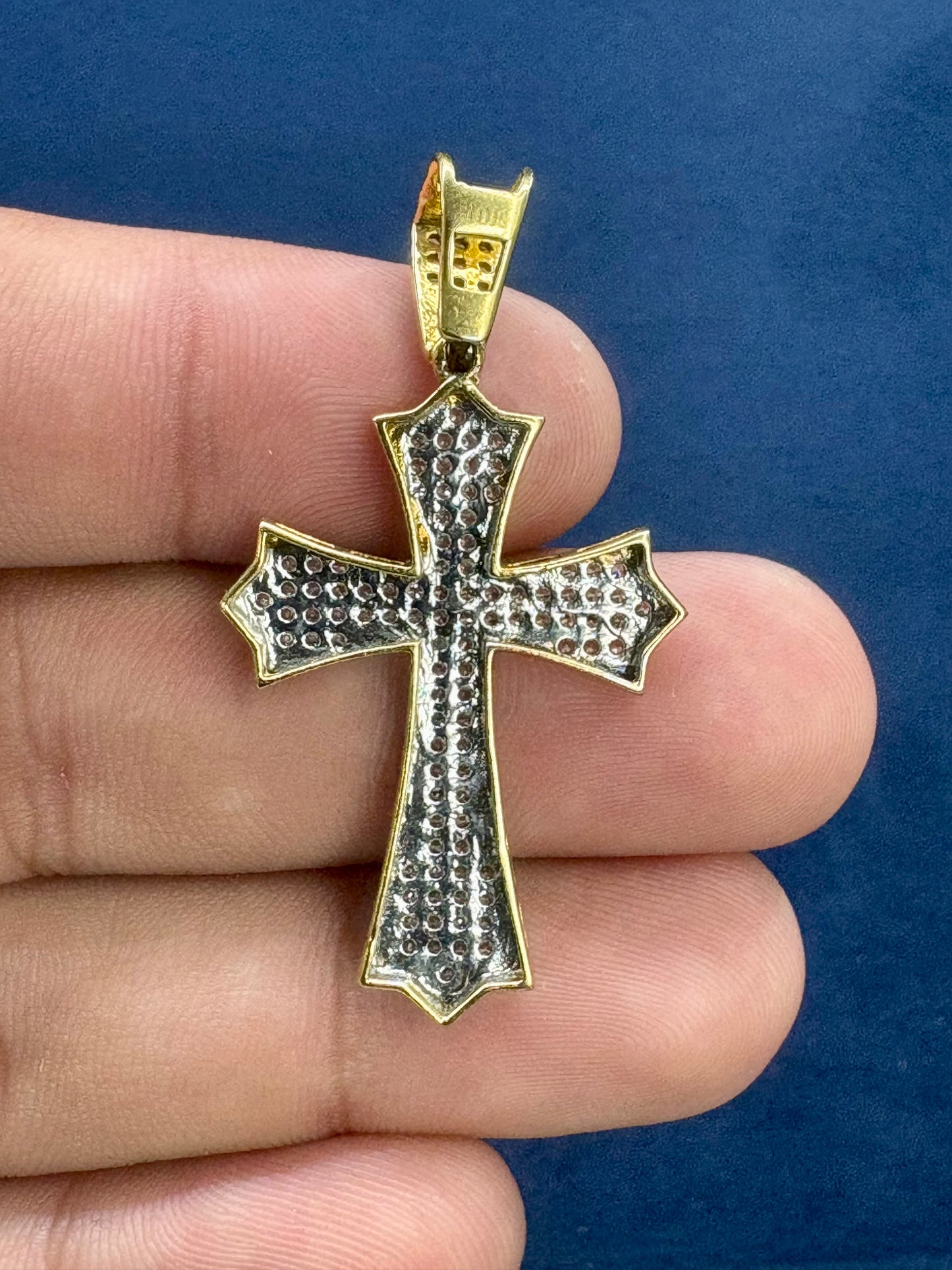 10k cross pendant with white sapphire 