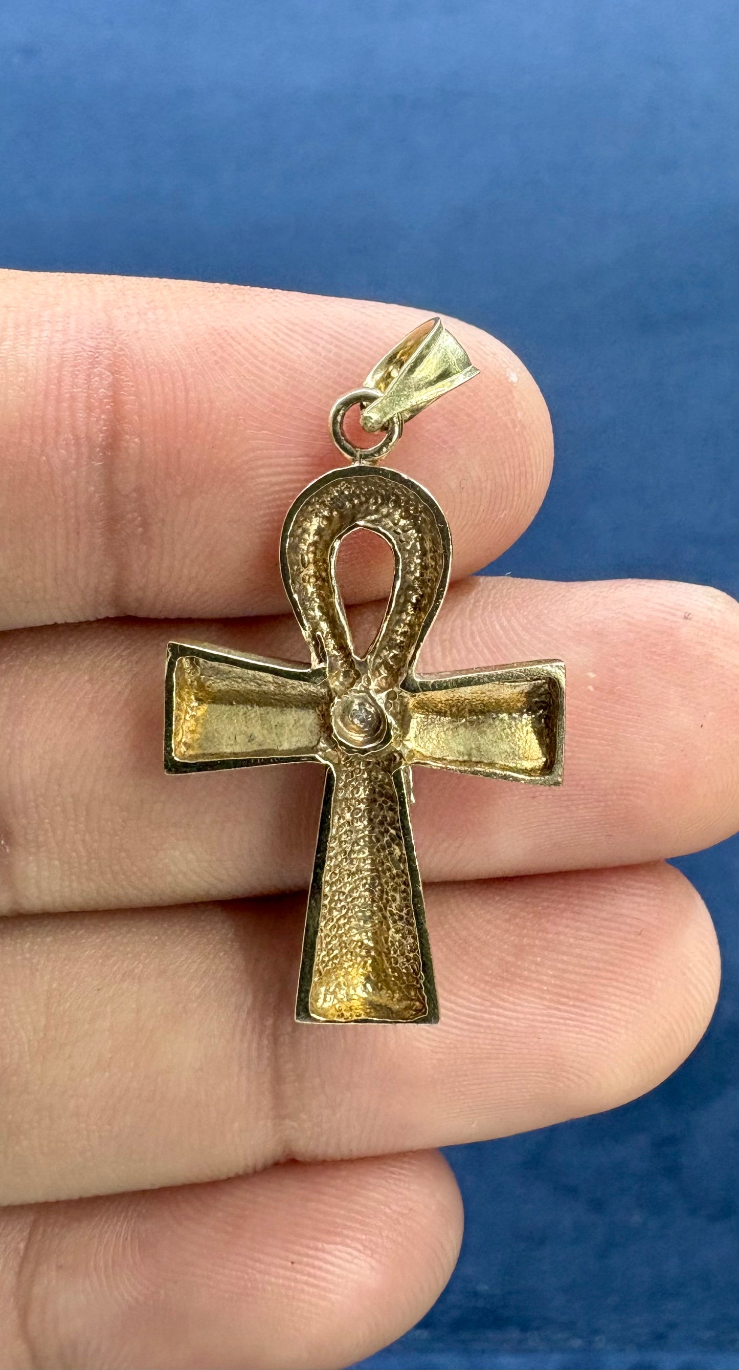 10k cross pendant with Jesus