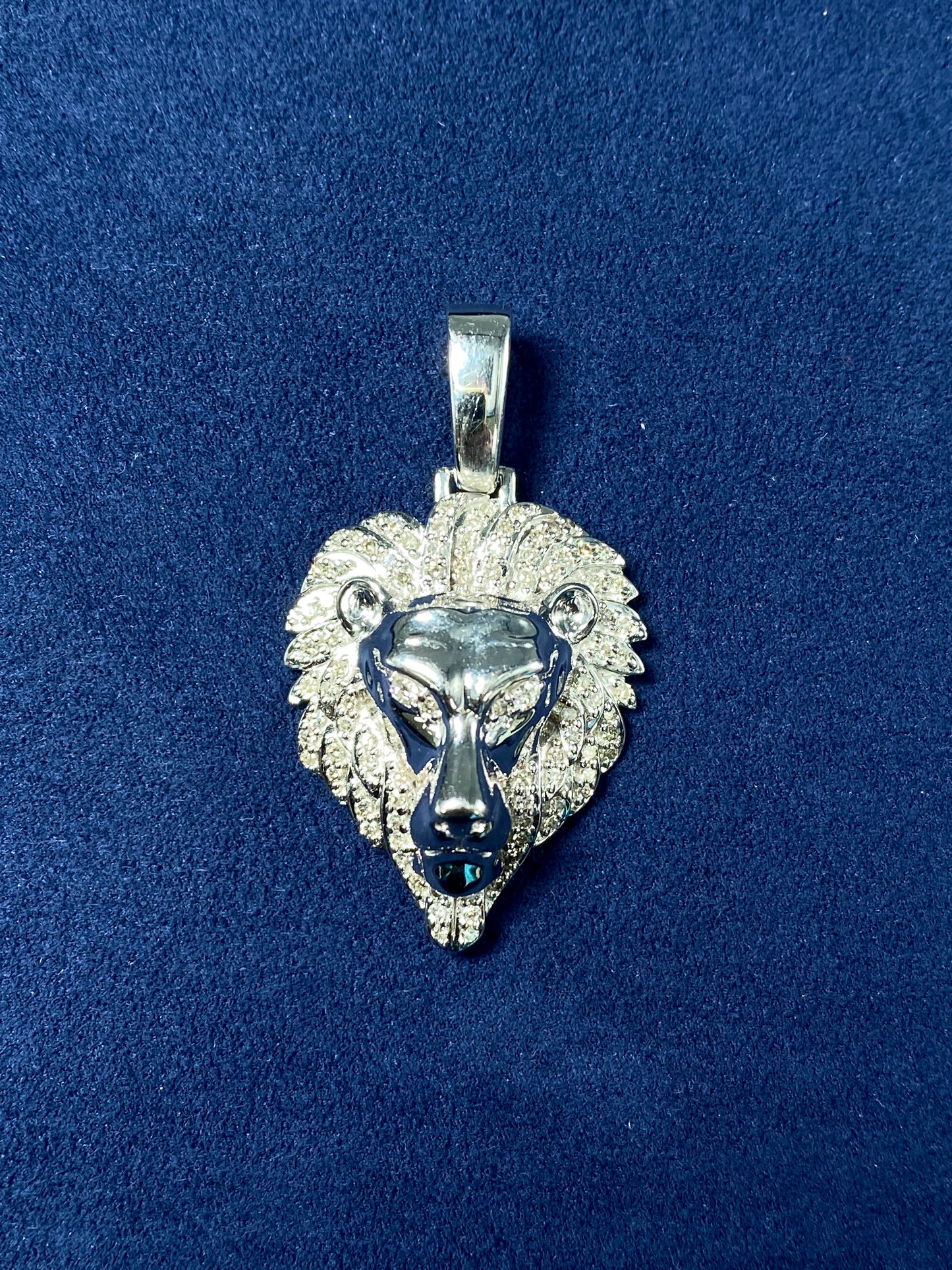 14k Proud Lion Head Pendant