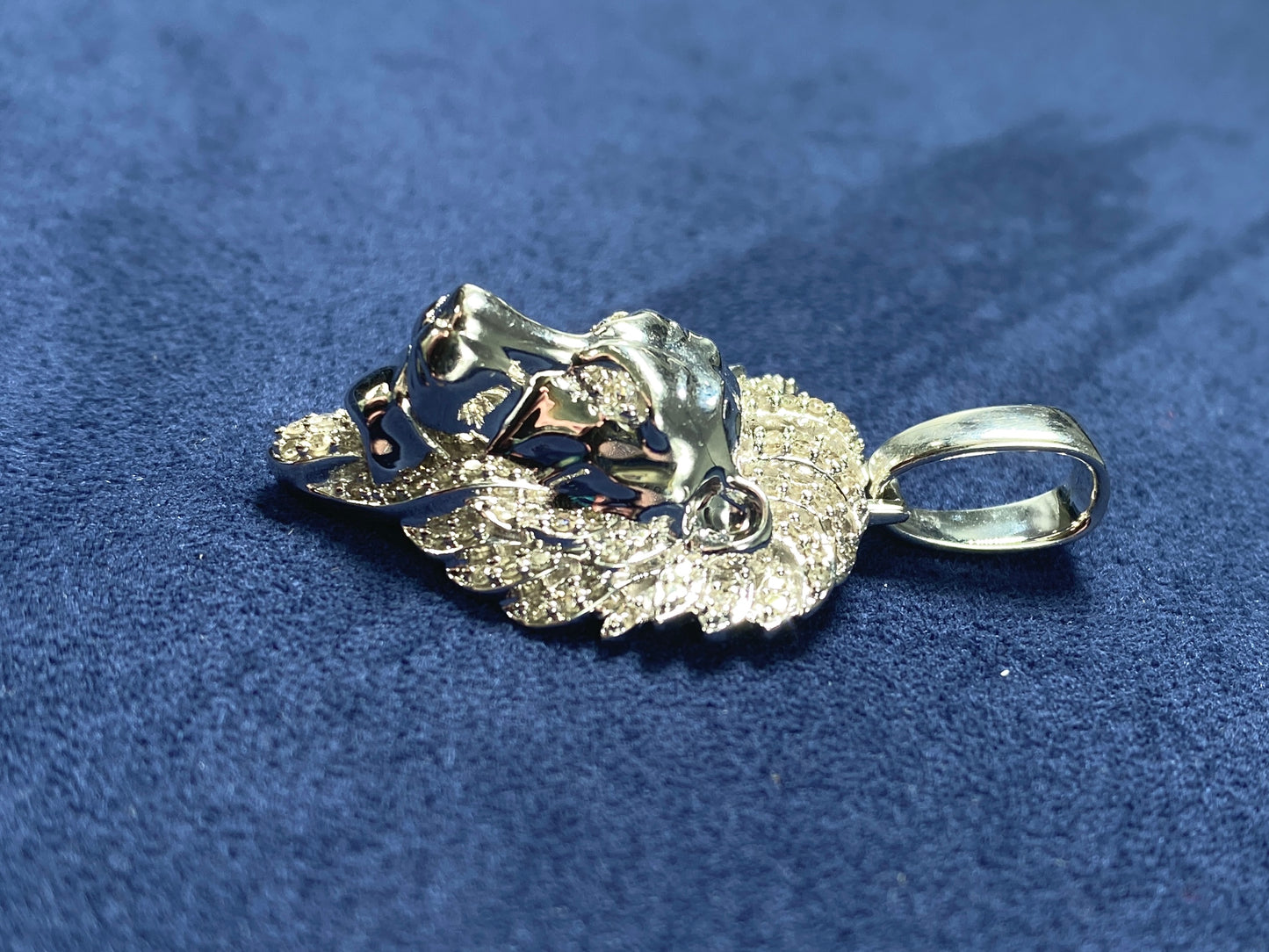 14k Proud Lion Head Pendant