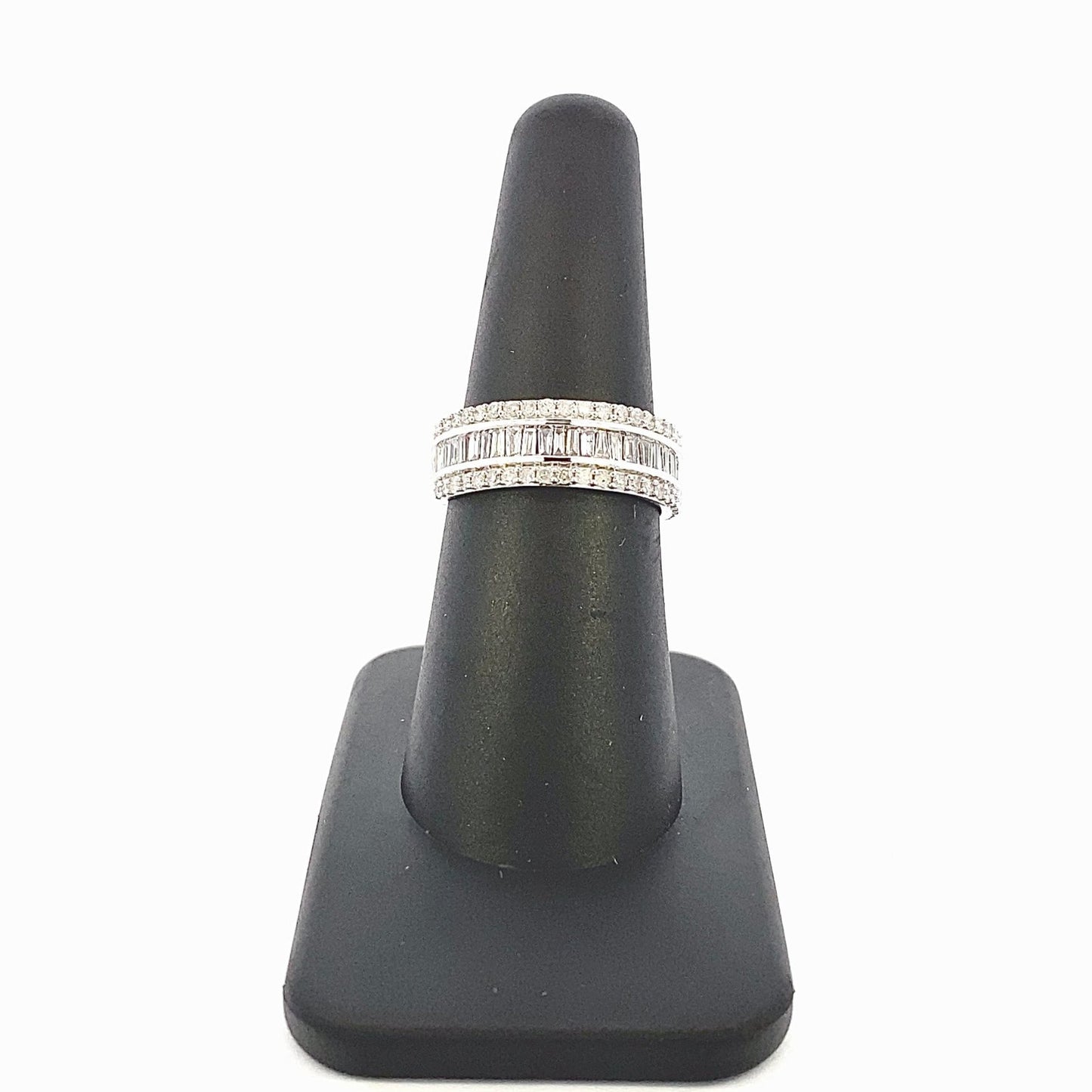 14K Single Row Baguette Ring