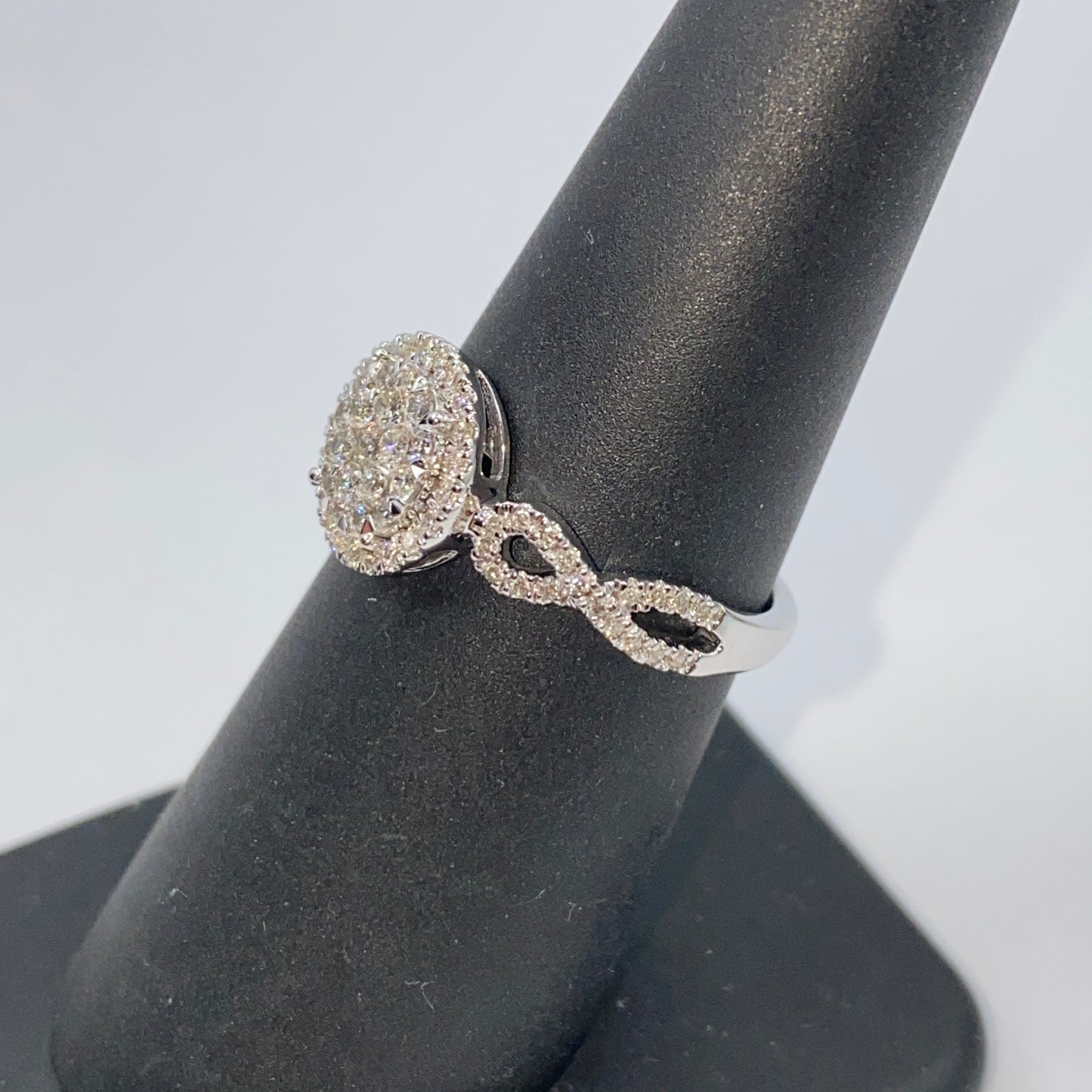 14K Endless Love Circle Diamond Engagement Ring