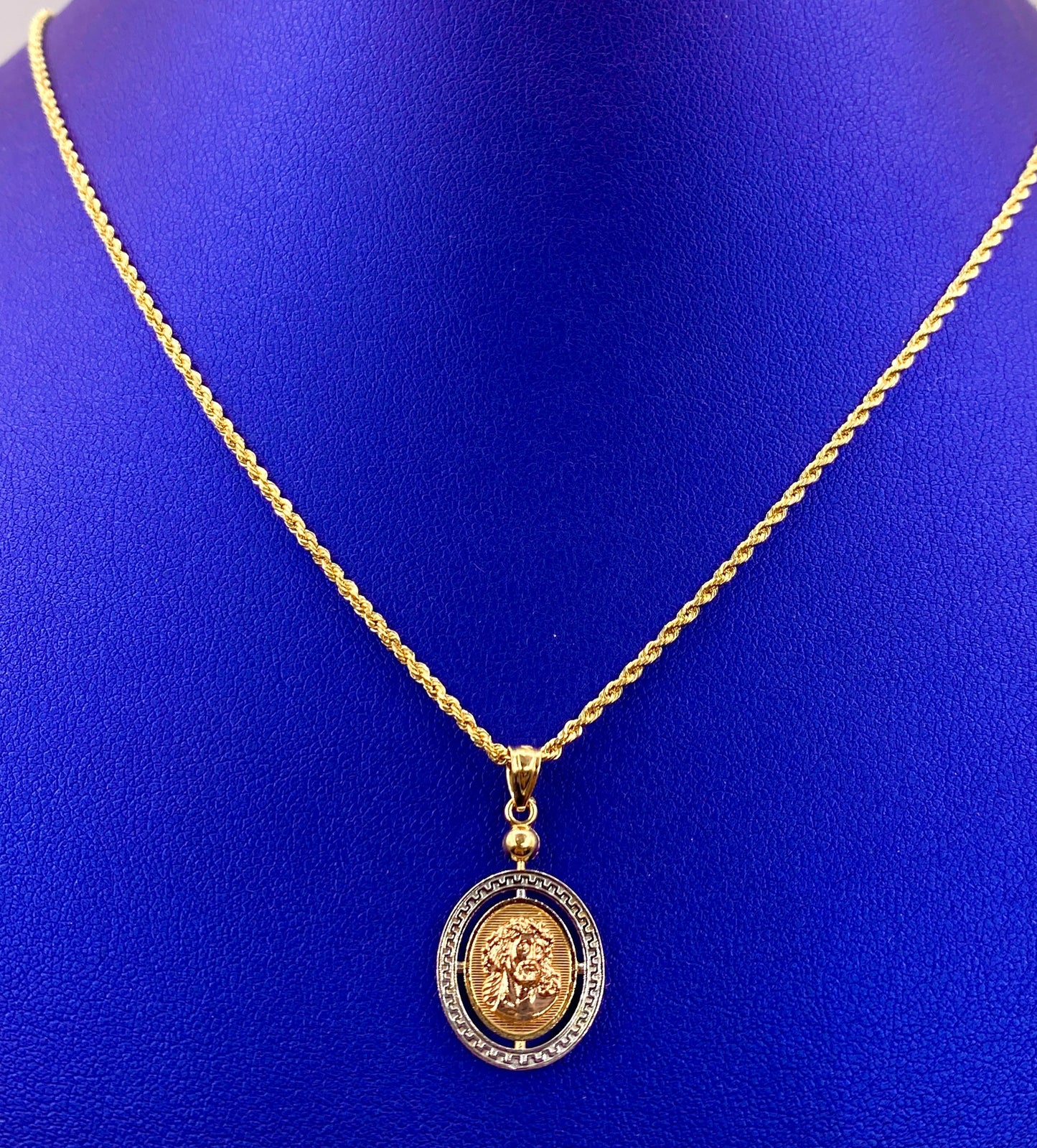 14K Jesus Medallion Pendant