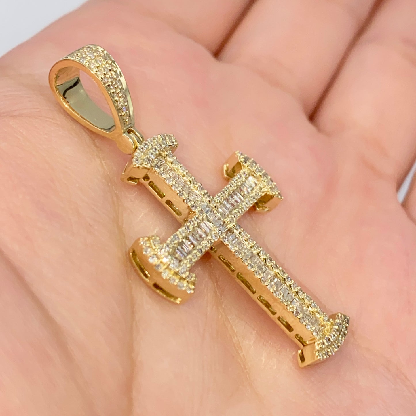 10K Atlanta Cross Diamond Pendant