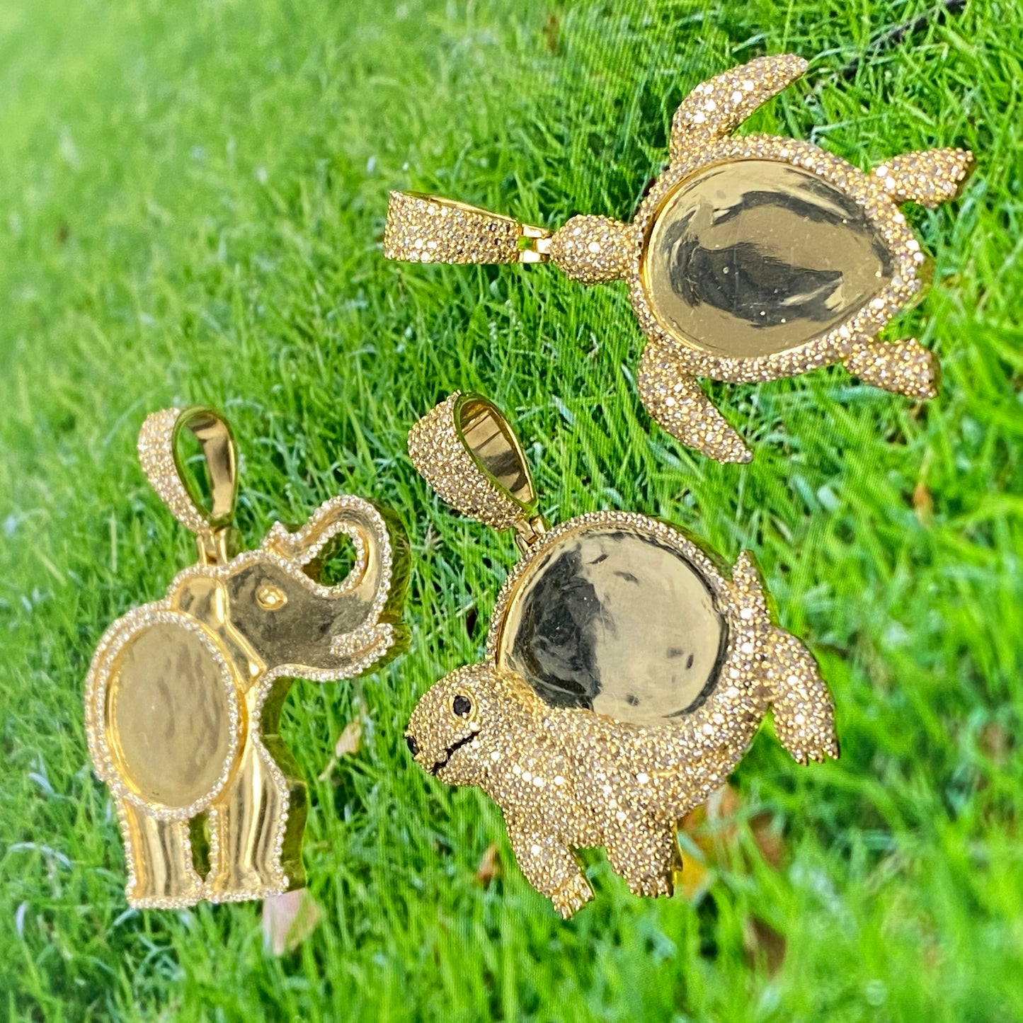10K Elephant Turtle Animal Picture Photo Diamond Pendant