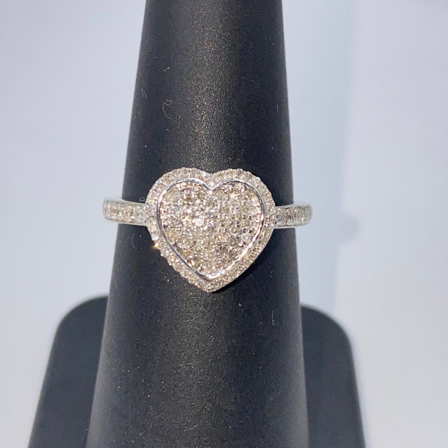 14K Lace Heart Diamond Engagement Ring