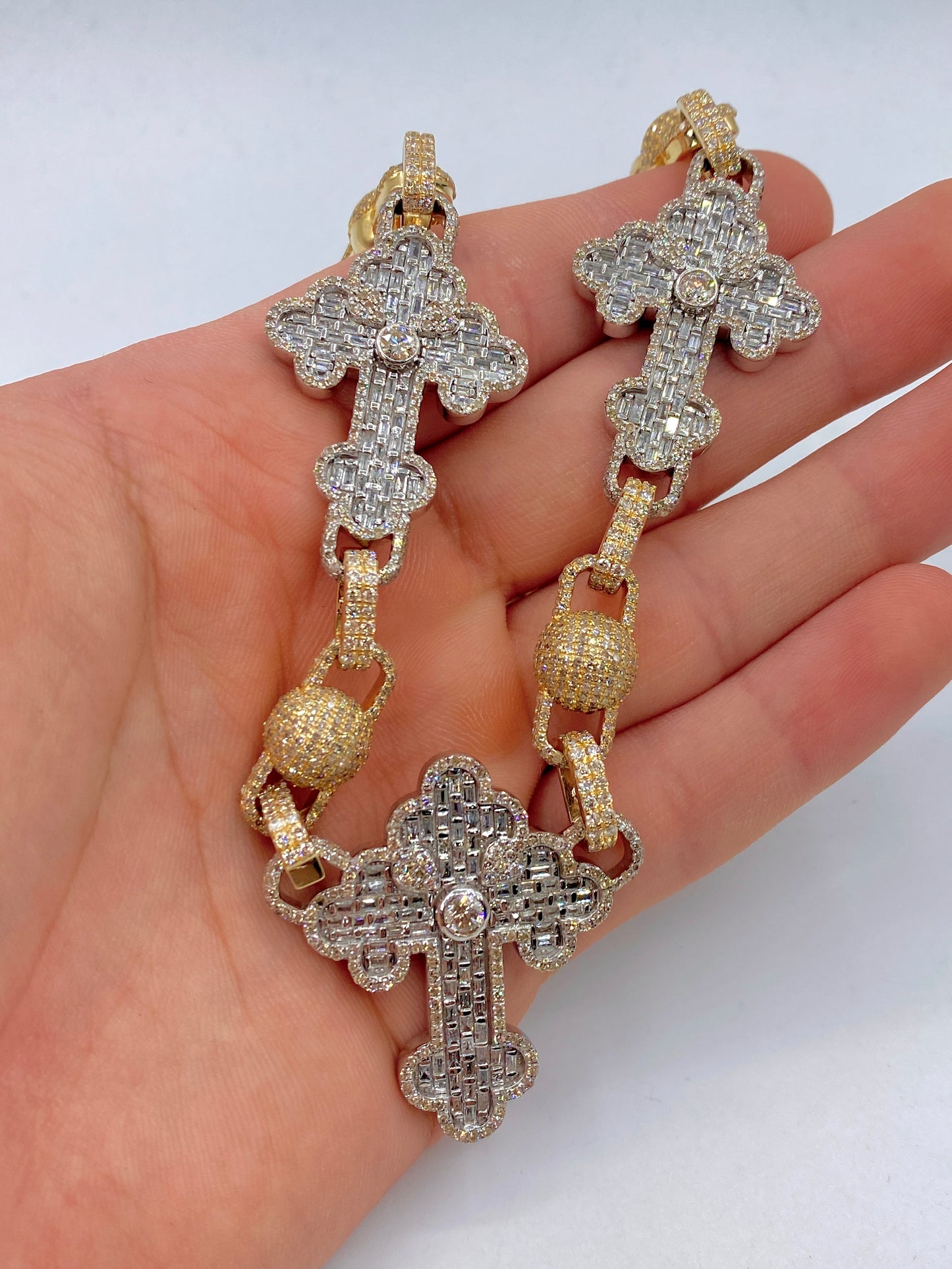 Jumbo Baguette Cross Chain