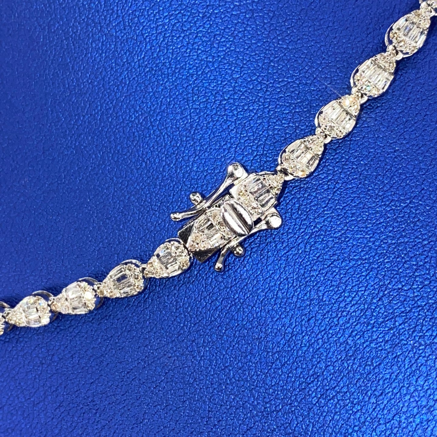 14K Carmilla Pear Diamond Link Necklace