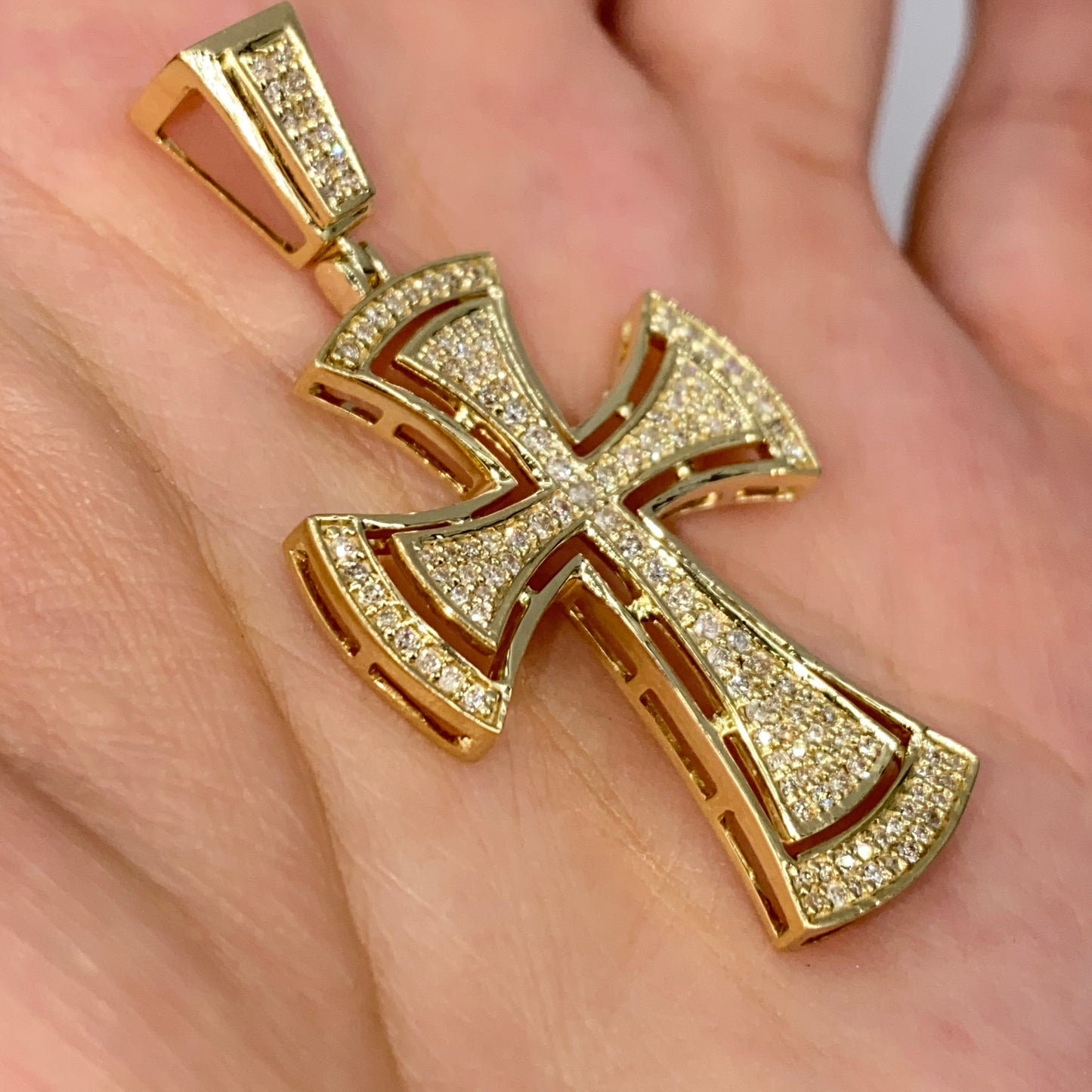 10K Clarence Cross Diamond Pendant
