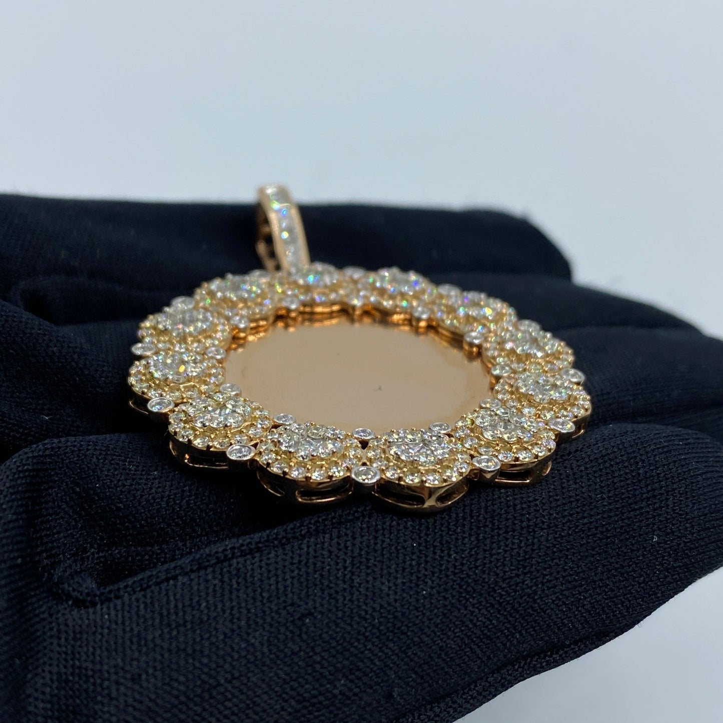 14K Circle Flower Diamond Picture Photo Pendant