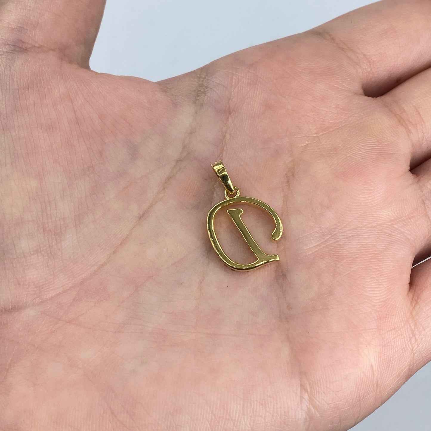 10K Cursive D Initial Diamond Pendant