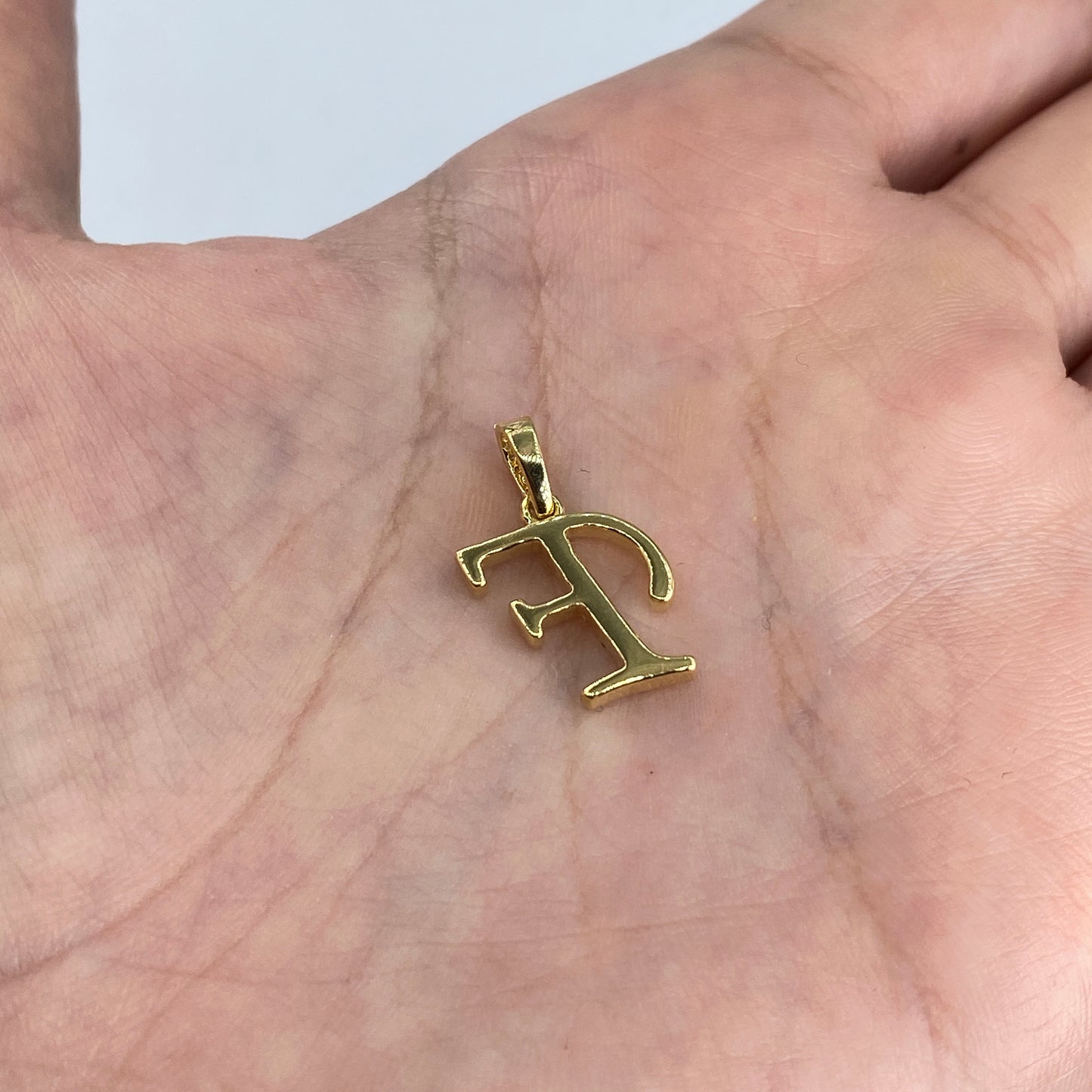 10K Cursive F Initial Diamond Pendant